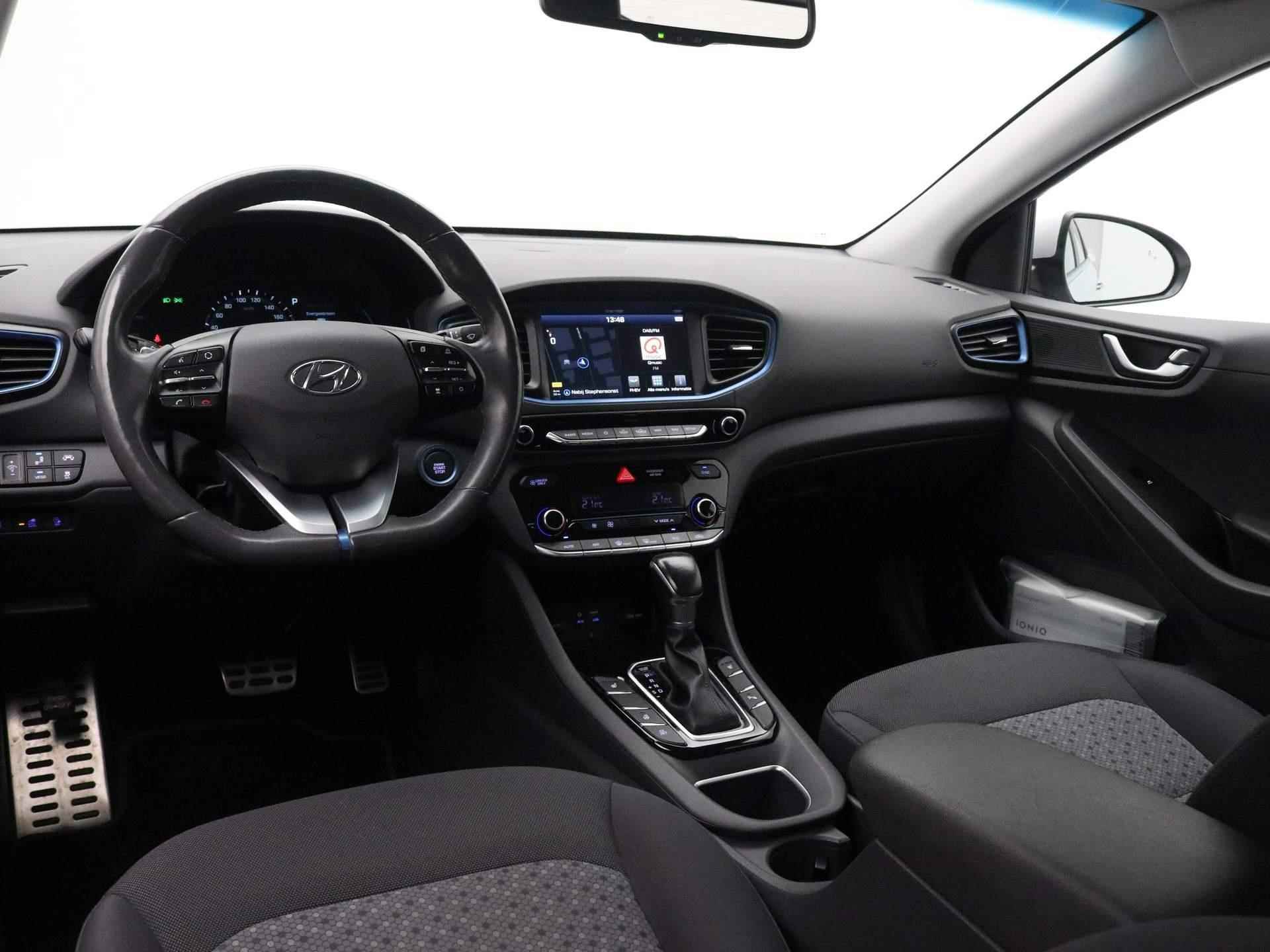 Hyundai IONIQ 1.6 GDi PHEV Comfort - Plus Automaat / Plugin Hybride / Navigatie / Android Auto/Apple Carplay / Cruise Control Adaptief / Climate Control / Draadloze Telefoonlader / Krell Audiosysteem / Stoelverwarming / Stuurverwarming / DAB - 15/79