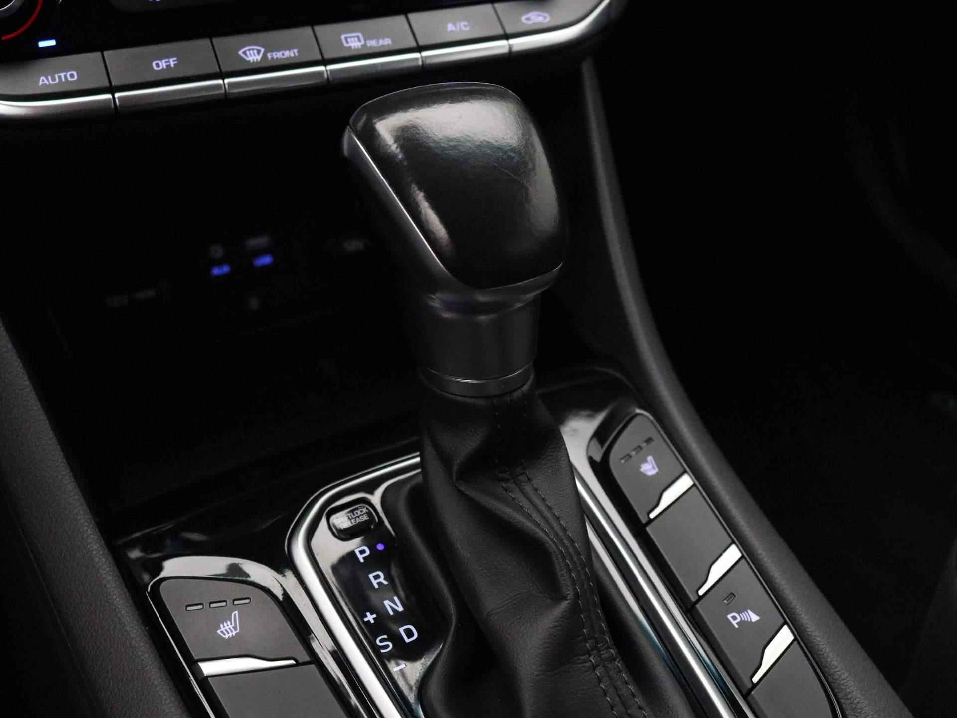 Hyundai IONIQ 1.6 GDi PHEV Comfort - Plus Automaat / Plugin Hybride / Navigatie / Android Auto/Apple Carplay / Cruise Control Adaptief / Climate Control / Draadloze Telefoonlader / Krell Audiosysteem / Stoelverwarming / Stuurverwarming / DAB - 17/79