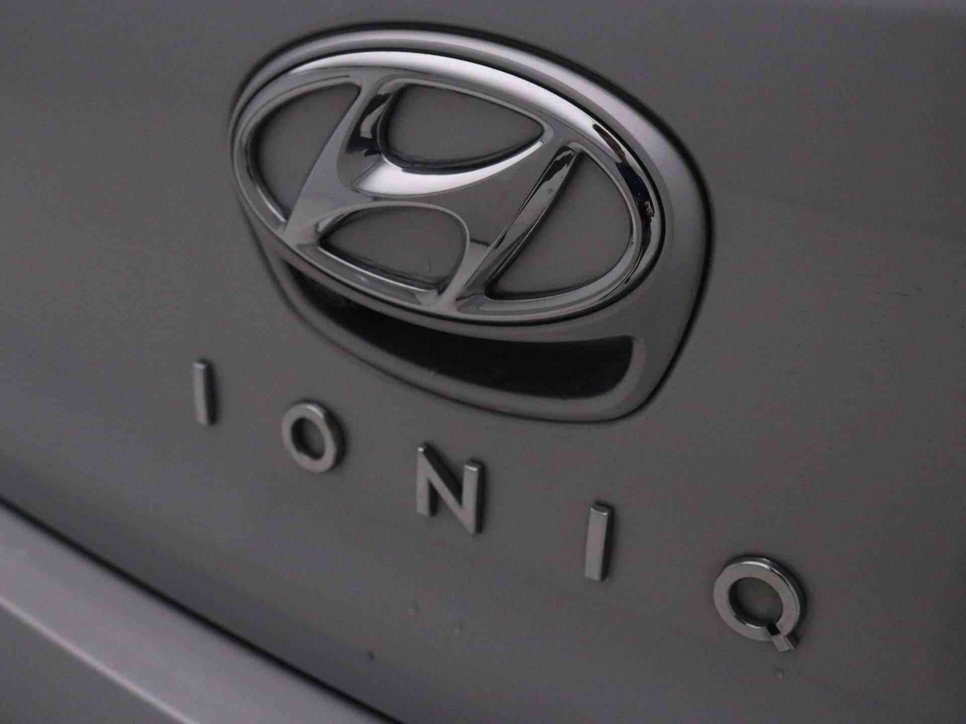 Hyundai IONIQ 1.6 GDi PHEV Comfort - Plus Automaat / Plugin Hybride / Navigatie / Android Auto/Apple Carplay / Cruise Control Adaptief / Climate Control / Draadloze Telefoonlader / Krell Audiosysteem / Stoelverwarming / Stuurverwarming / DAB - 25/79