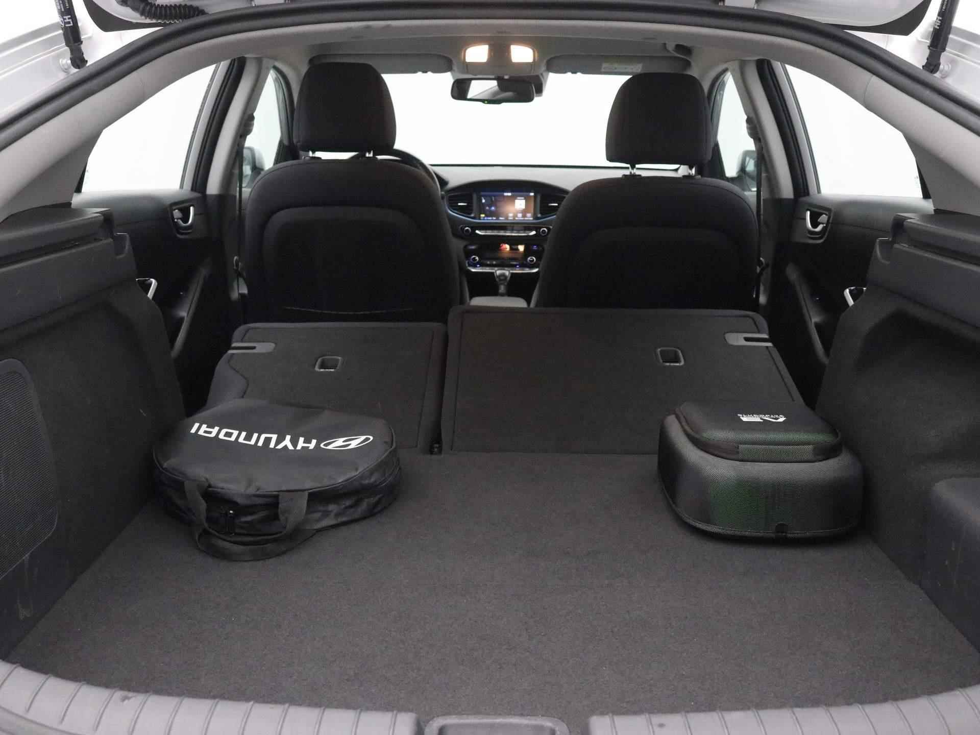 Hyundai IONIQ 1.6 GDi PHEV Comfort - Plus Automaat / Plugin Hybride / Navigatie / Android Auto/Apple Carplay / Cruise Control Adaptief / Climate Control / Draadloze Telefoonlader / Krell Audiosysteem / Stoelverwarming / Stuurverwarming / DAB - 31/79