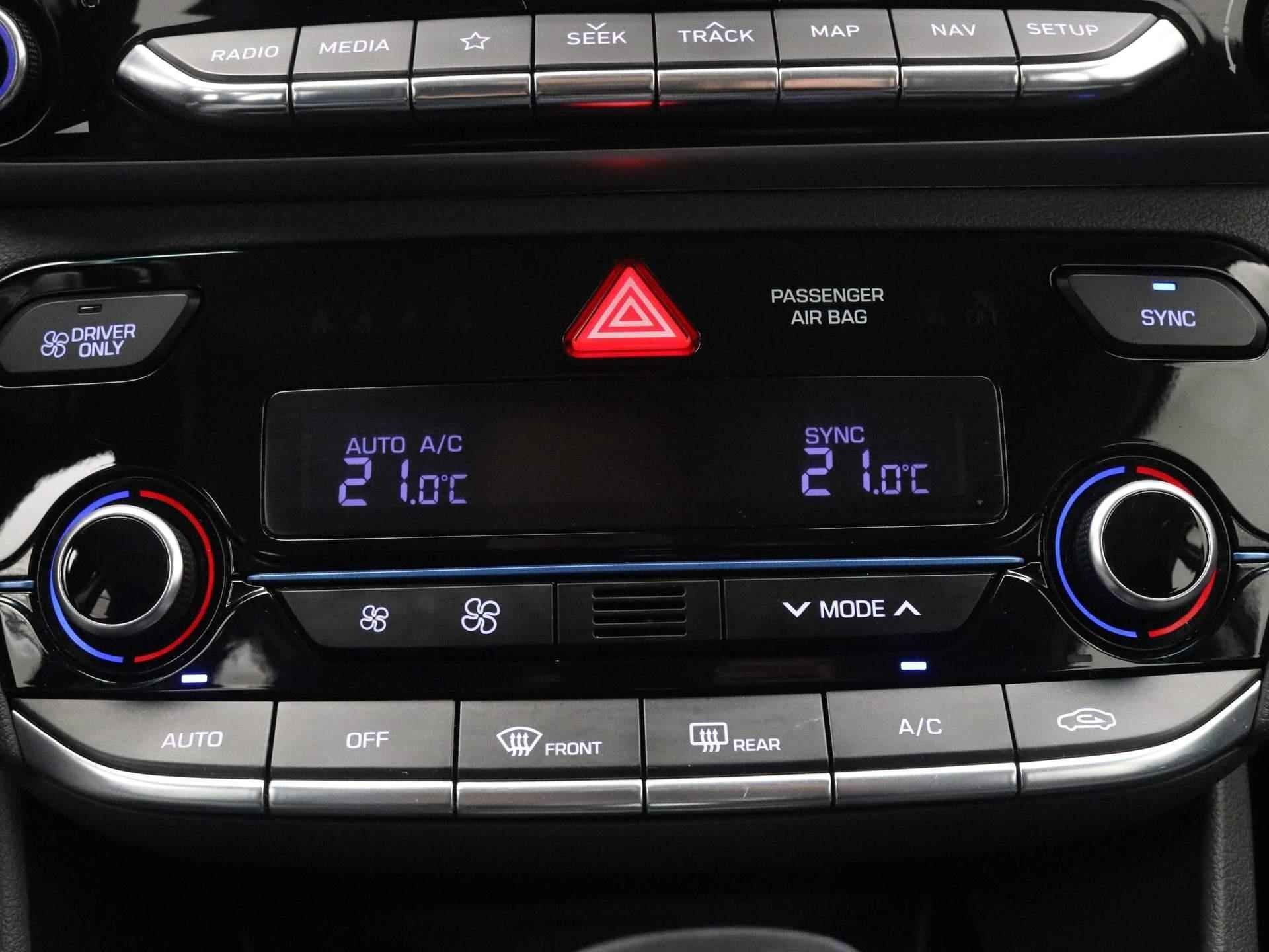 Hyundai IONIQ 1.6 GDi PHEV Comfort - Plus Automaat / Plugin Hybride / Navigatie / Android Auto/Apple Carplay / Cruise Control Adaptief / Climate Control / Draadloze Telefoonlader / Krell Audiosysteem / Stoelverwarming / Stuurverwarming / DAB - 53/79