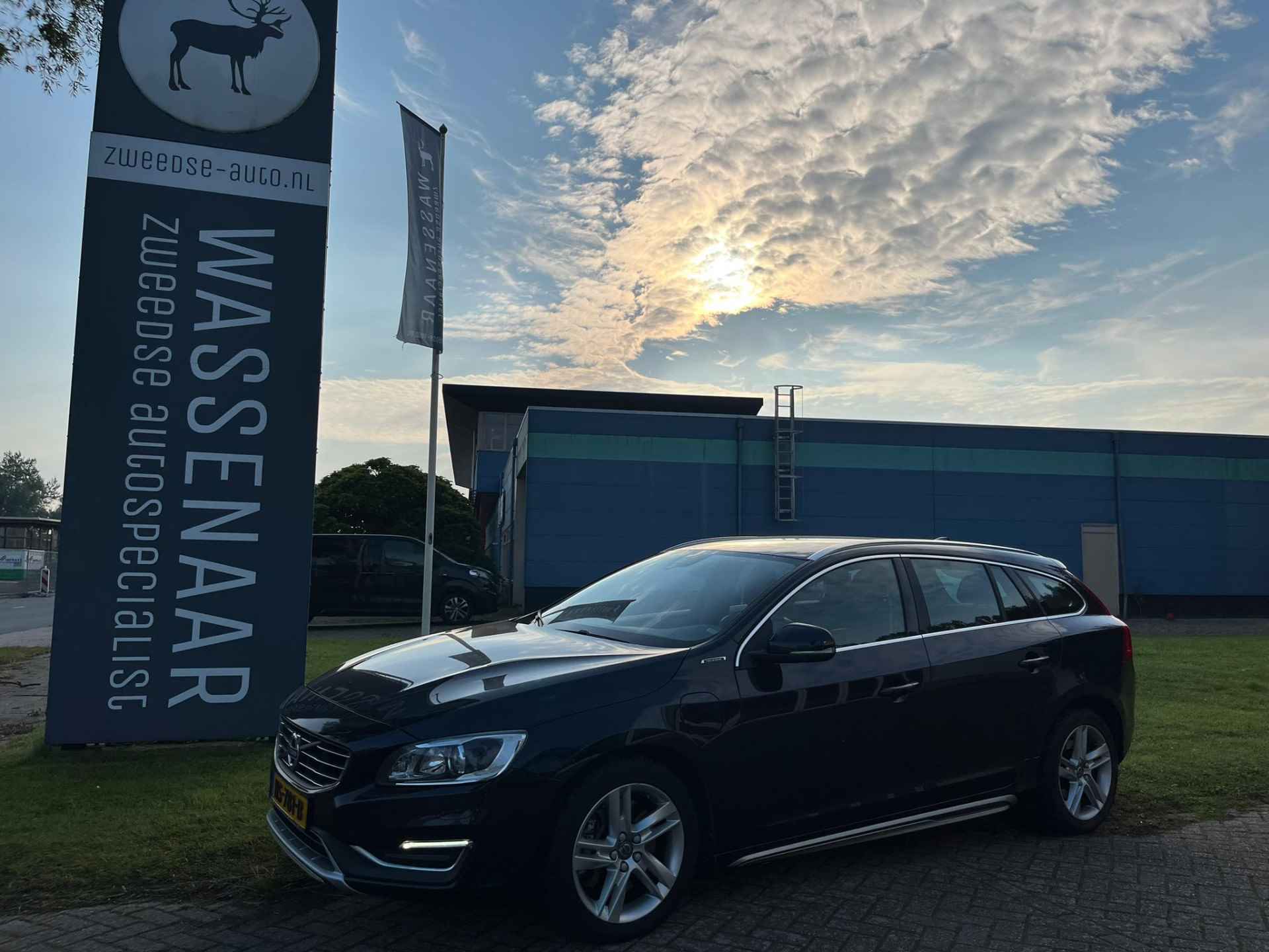 Volvo V60 2.4 D6 Twin Engine Momentum Binnenkort beschikbaar | Rijklaarprijs | Trekhaak | - 9/9