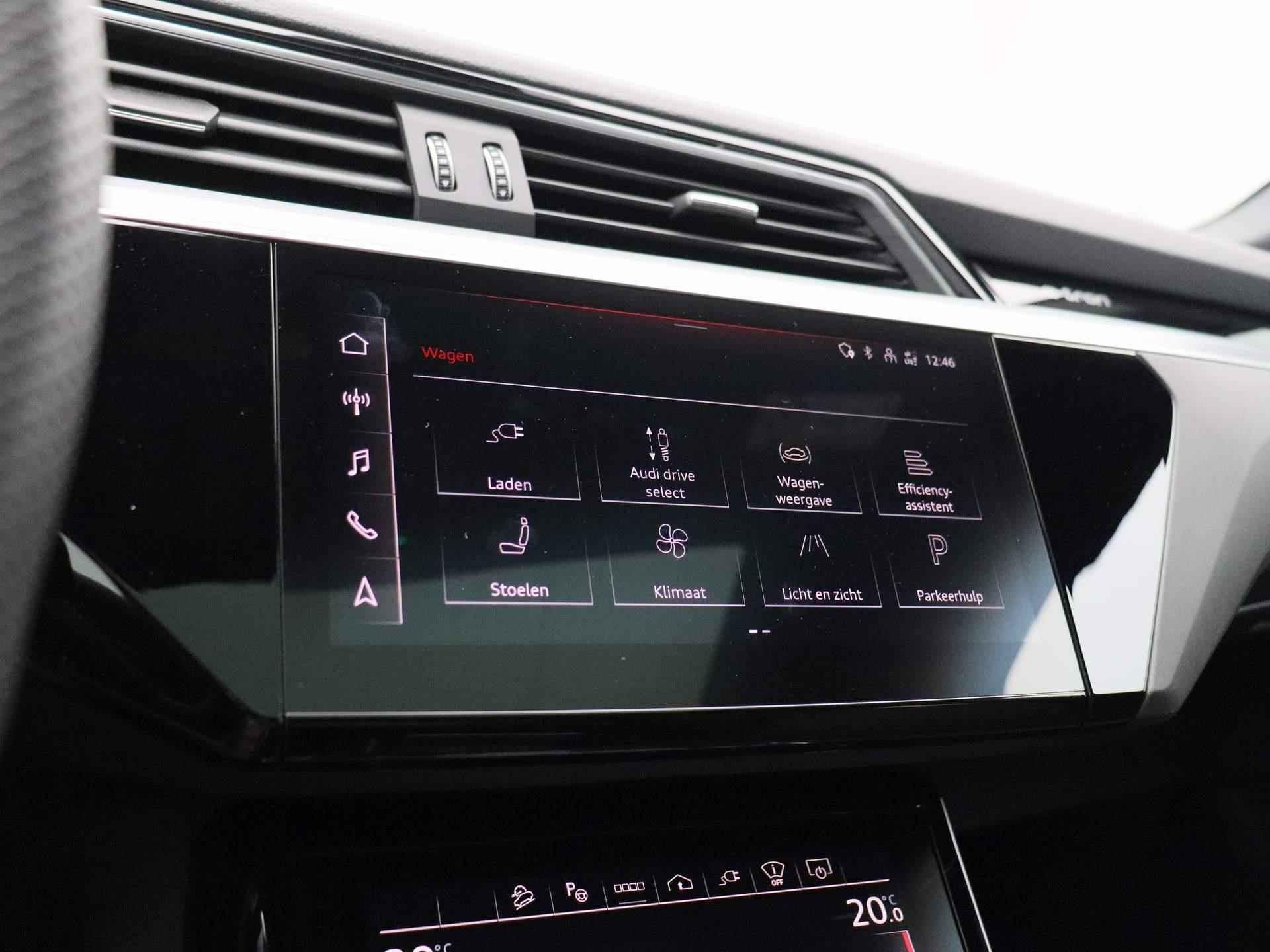 Audi Q8 e-tron 50 quattro S Edition 95 kWh 340 PK | Automaat | Navigatie Plus | Camera | 4-Zone Climate Control | Panoramadak | Head-up display | Privacy glass | Stoelverwarming | Audi virtual mirrors | Trekhaak | Adaptive Cruise control | Parkeersensoren | LED Matrix | Fabrieksgarantie tot 2028 | - 36/56