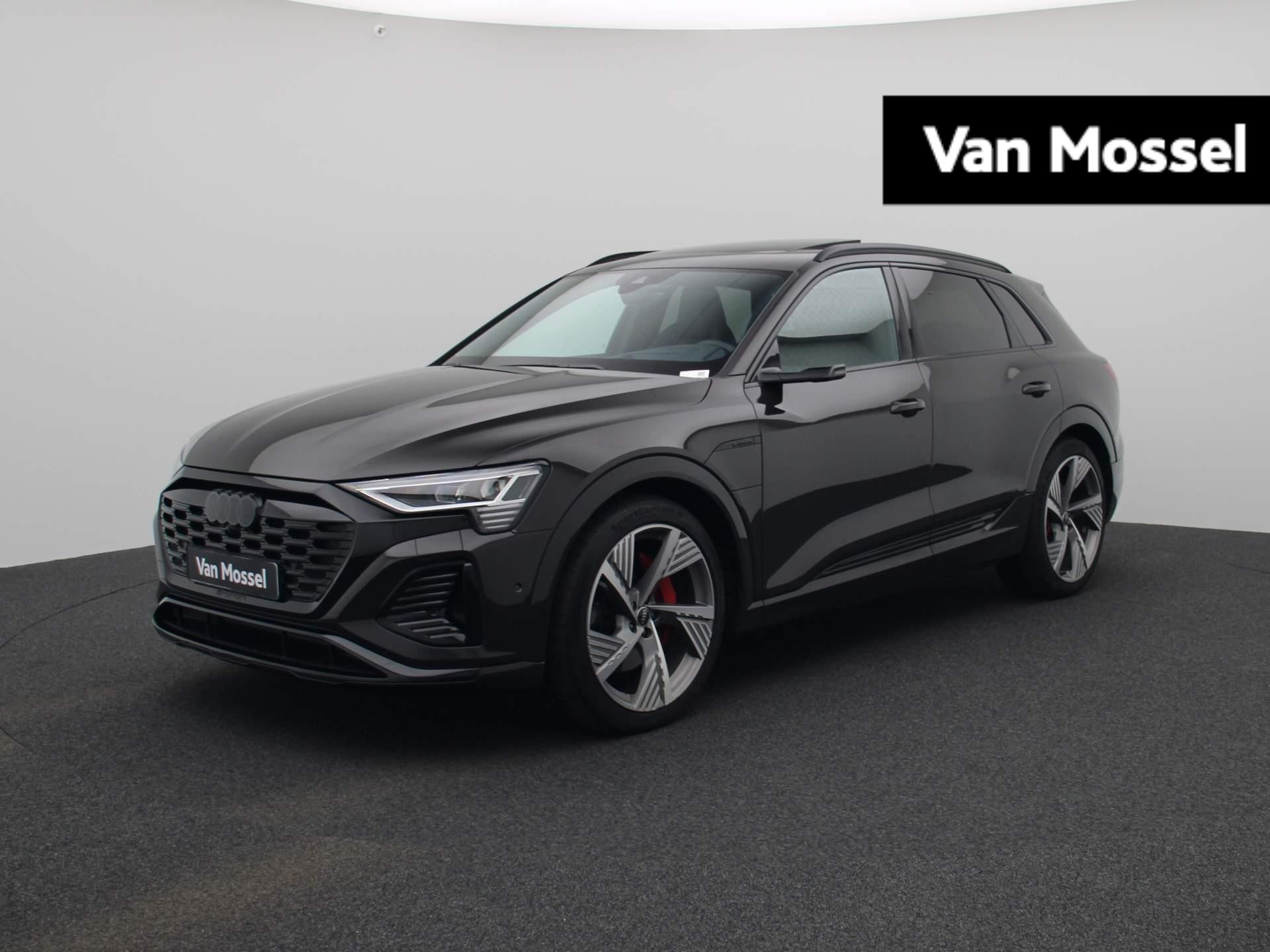 Audi Q8 e-tron 50 quattro S Edition 95 kWh 340 PK | Automaat | Navigatie Plus | Camera | 4-Zone Climate Control | Panoramadak | Head-up display | Privacy glass | Stoelverwarming | Audi virtual mirrors | Trekhaak | Adaptive Cruise control | Parkeersensoren | LED Matrix | Fabrieksgarantie tot 2028 |