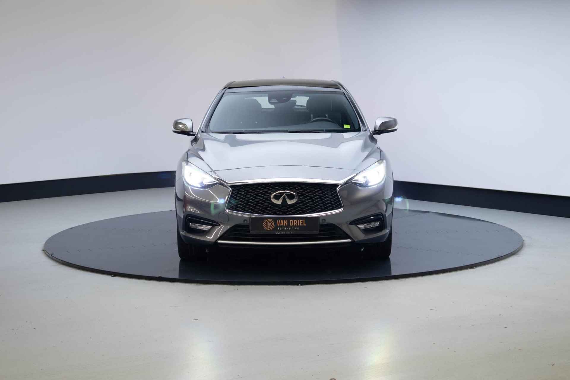 Infiniti Q30 1.6t Premium Tech | Panorama | Leer  | Camera | - 14/22