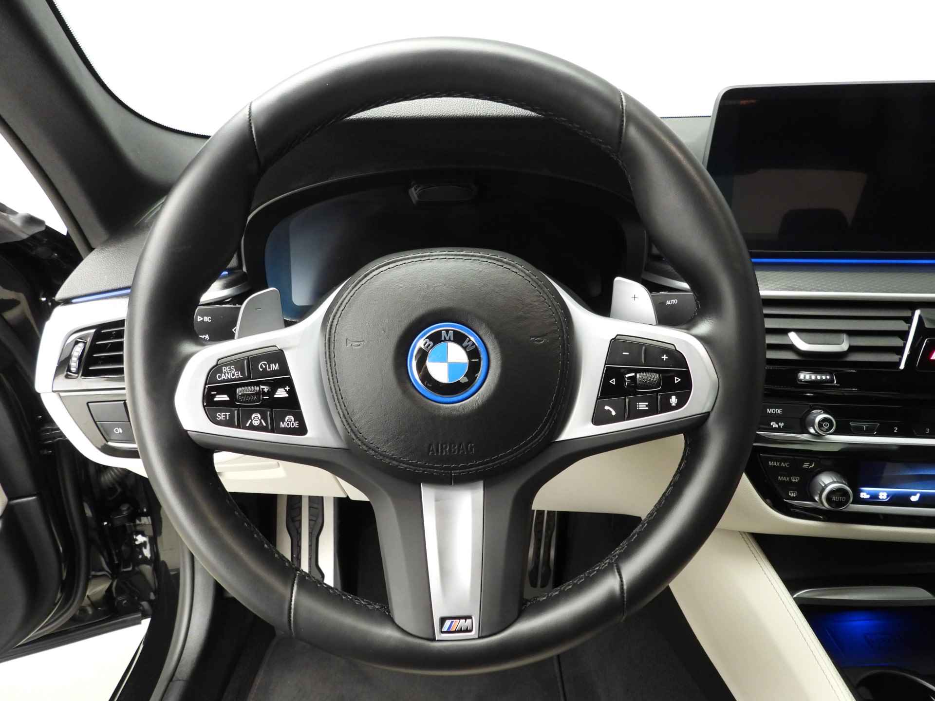 BMW 5 Serie Sedan 530e M-Sportpakket / Laserlicht / Leder / HUD / Keyles go / Stoelverwarming / DAB / Hifi speakers / Alu 18 inch - 11/43