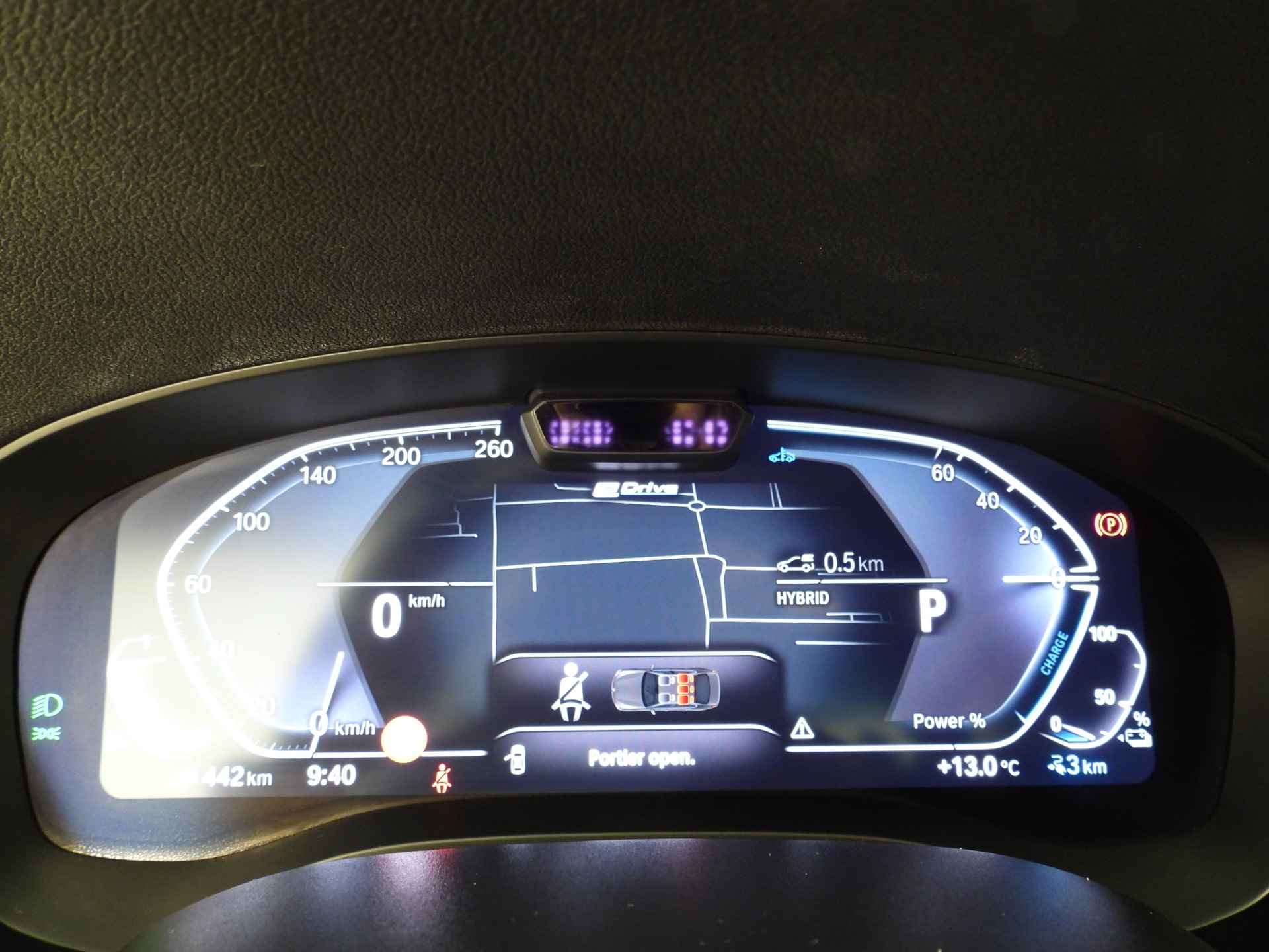 BMW 5 Serie Sedan 530e M-Sportpakket / Laserlicht / Leder / HUD / Keyles go / Stoelverwarming / DAB / Hifi speakers / Alu 18 inch - 12/43