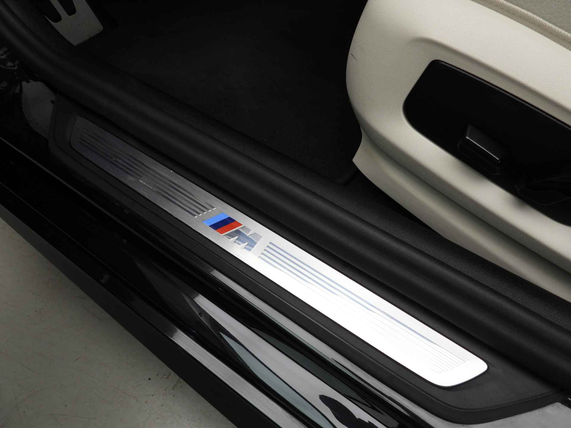 BMW 5 Serie Sedan 530e M-Sportpakket / Laserlicht / Leder / HUD / Keyles go / Stoelverwarming / DAB / Hifi speakers / Alu 18 inch - 37/43
