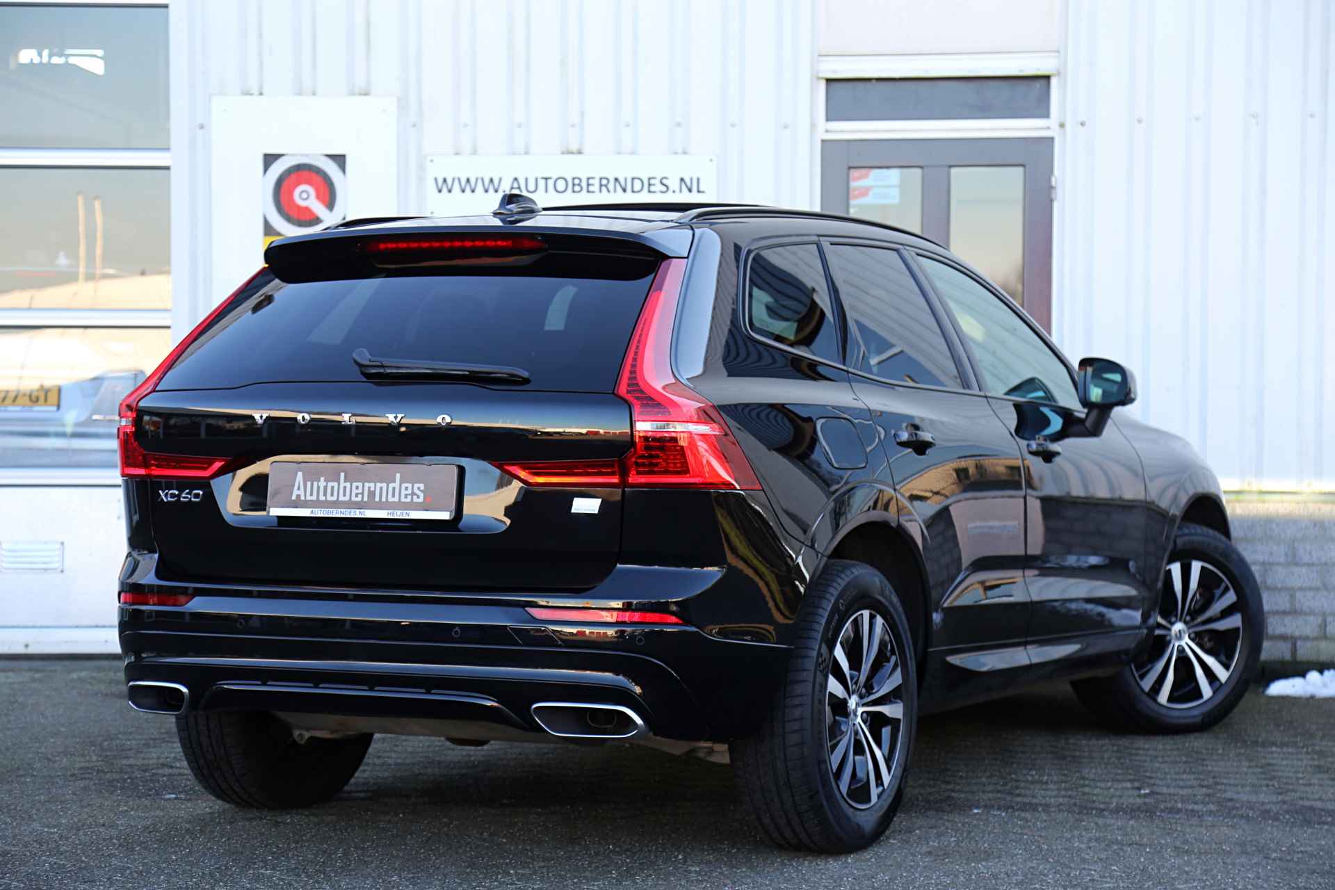 Volvo XC60 2.0 T6 PHEV Plug in hybride AWD R-Design*Perfect Volvo Onderh.*BTW*Pano/ACC/Pilot ass./Full LED/Stoelverw./Stuurverw./360 Camera - 2/14