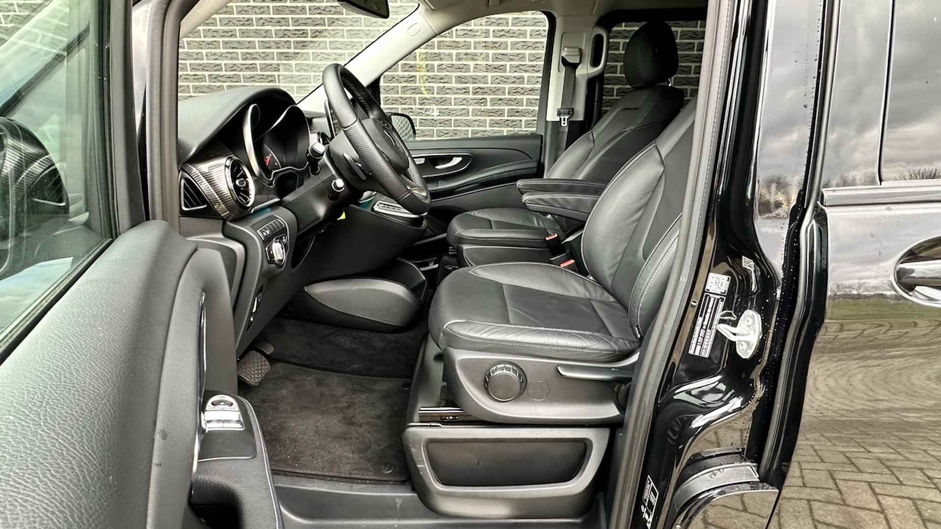 Mercedes-Benz V-Klasse 300d XXL Avantgarde Edition | Adaptive Cruise | 360 camera | Leder - 10/38