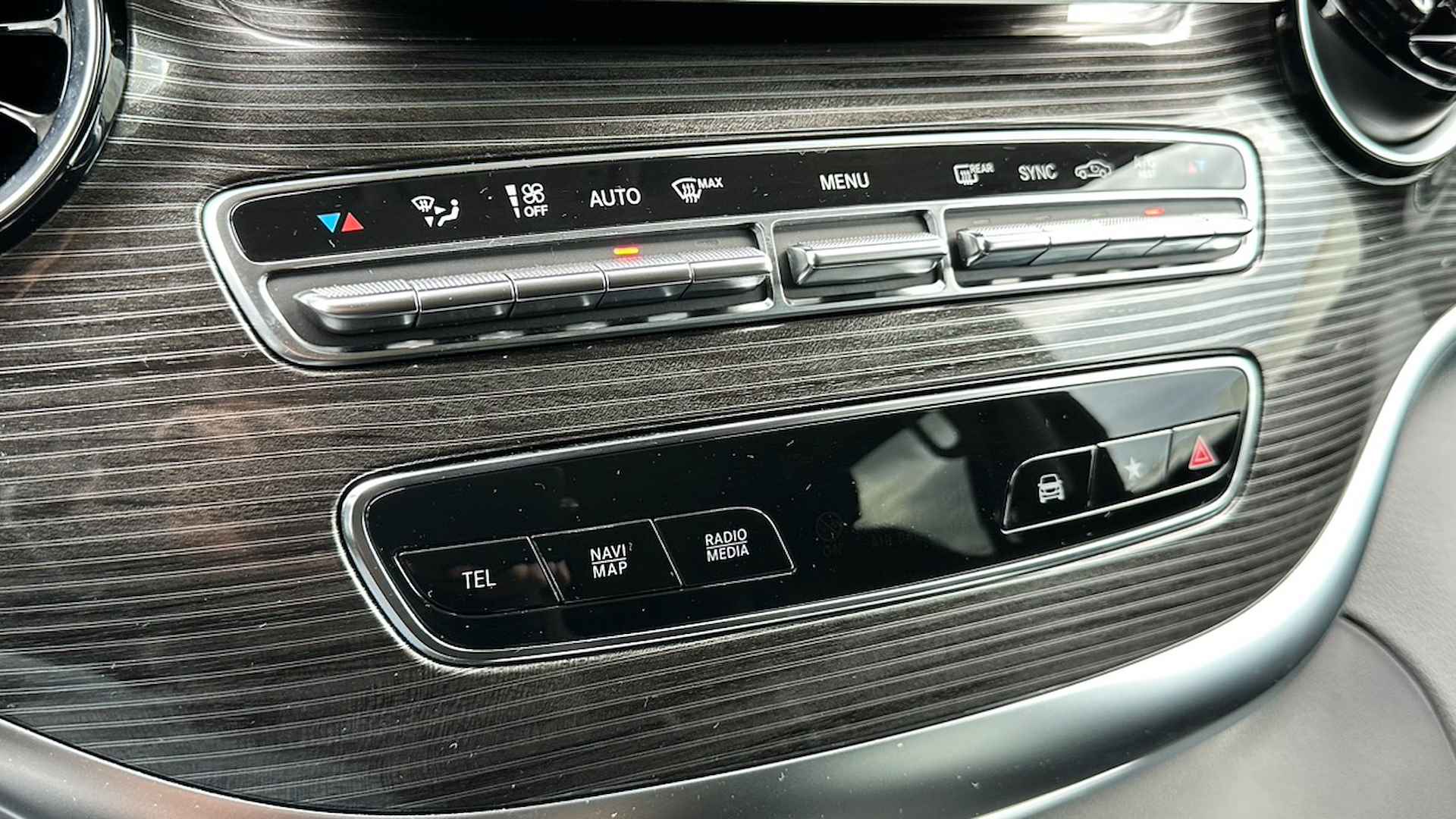 Mercedes-Benz V-Klasse 300d XXL Avantgarde Edition | Adaptive Cruise | 360 camera | Leder - 17/38