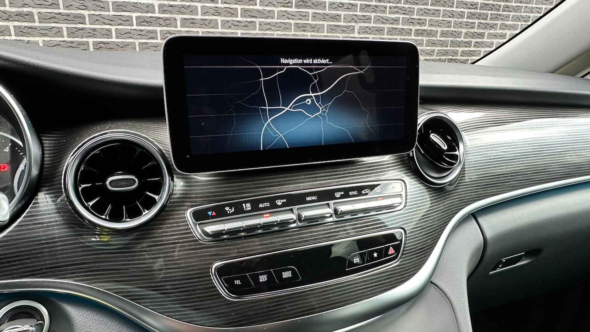 Mercedes-Benz V-Klasse 300d XXL Avantgarde Edition | Adaptive Cruise | 360 camera | Leder - 18/38