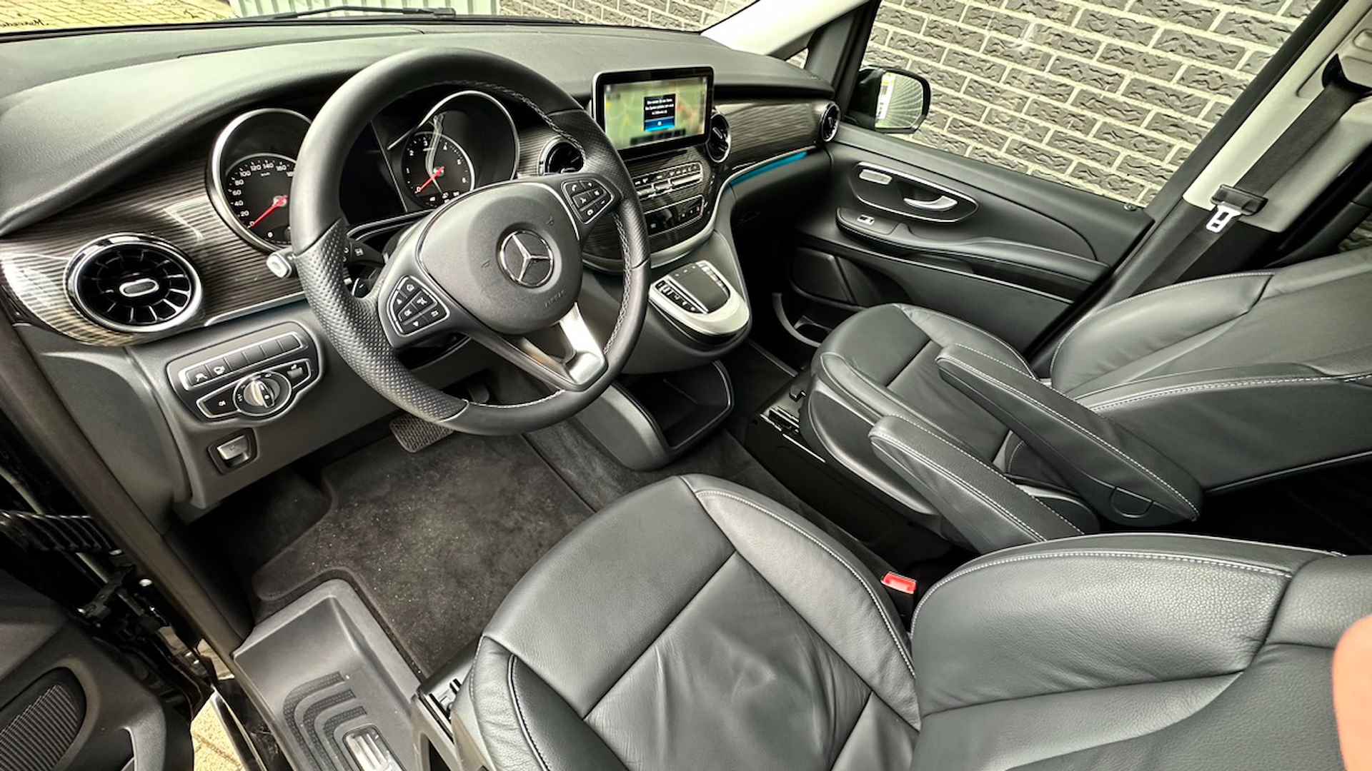 Mercedes-Benz V-Klasse 300d XXL Avantgarde Edition | Adaptive Cruise | 360 camera | Leder - 29/38