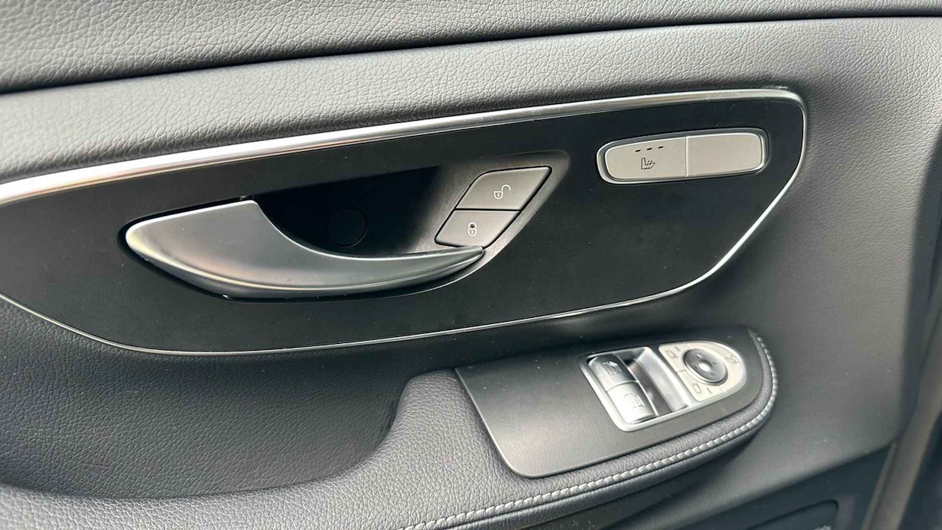 Mercedes-Benz V-Klasse 300d XXL Avantgarde Edition | Adaptive Cruise | 360 camera | Leder - 30/38