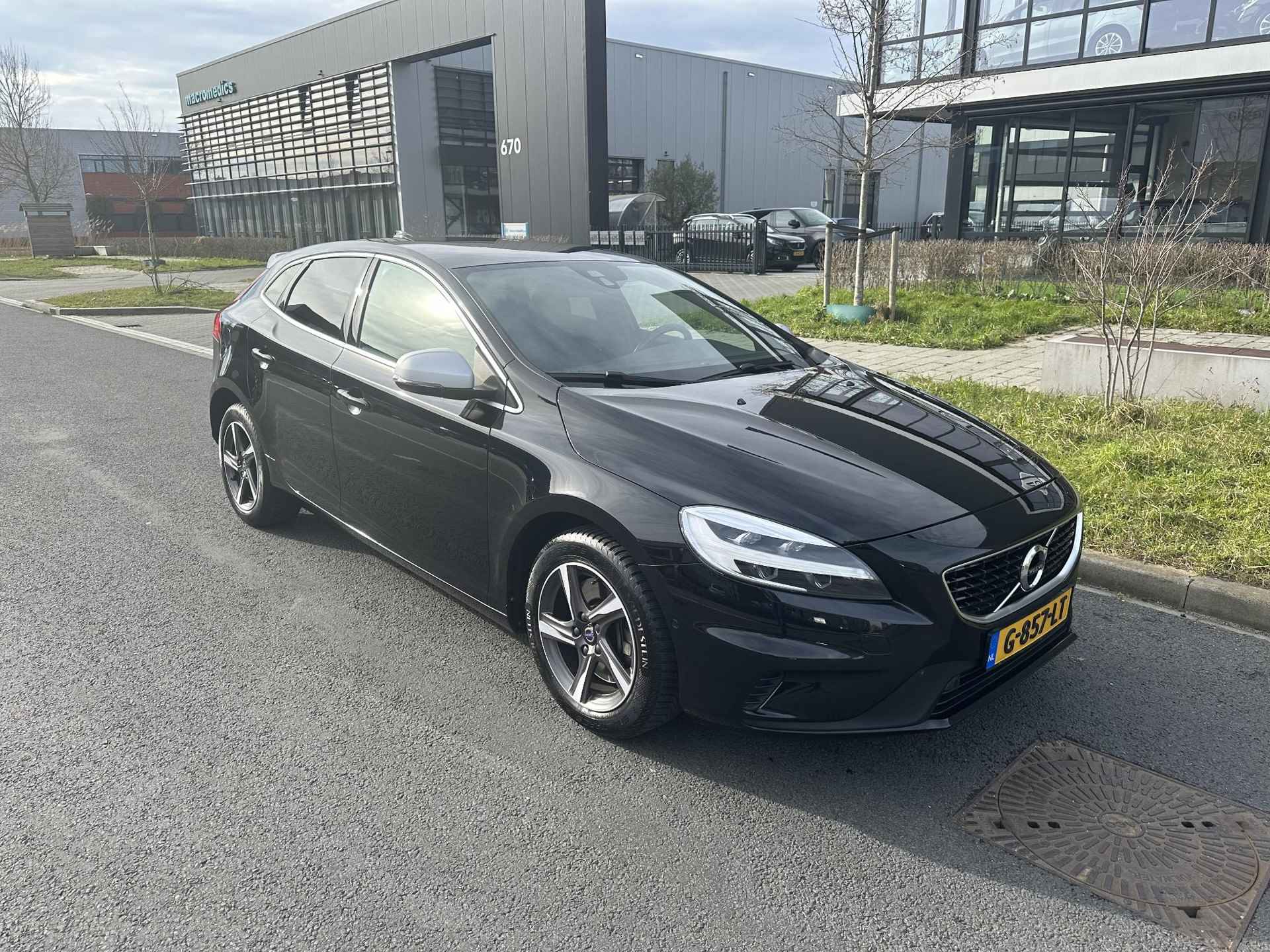 Volvo V40 1.5 T3 Polar+ Sport R Design - 4/22