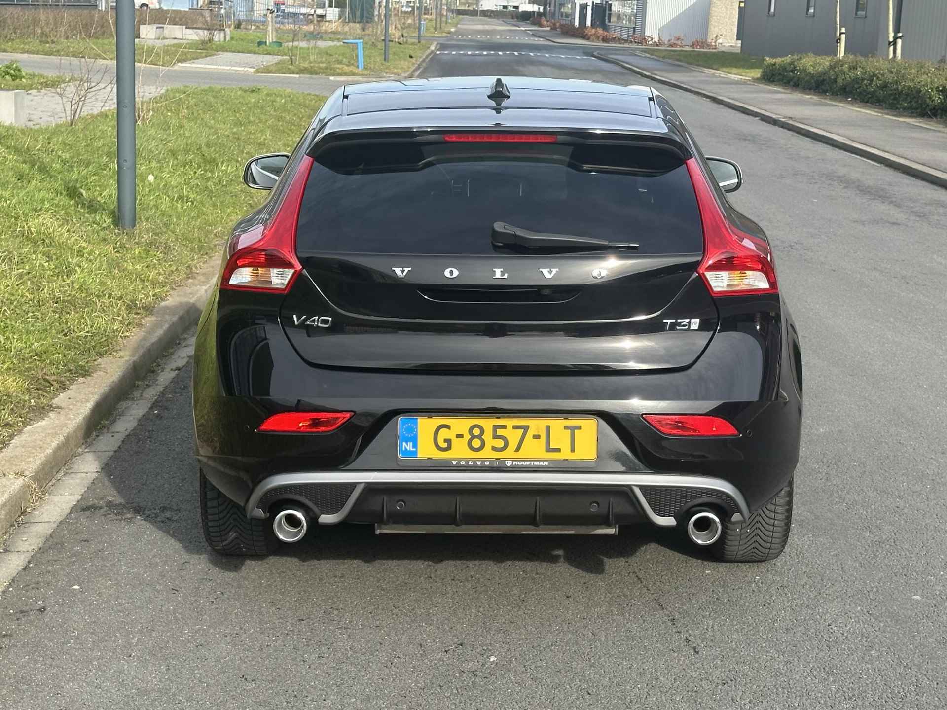 Volvo V40 1.5 T3 Polar+ Sport R Design - 8/22