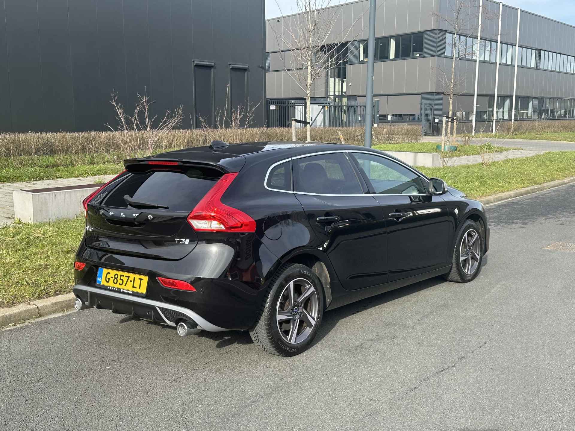 Volvo V40 1.5 T3 Polar+ Sport R Design - 9/22