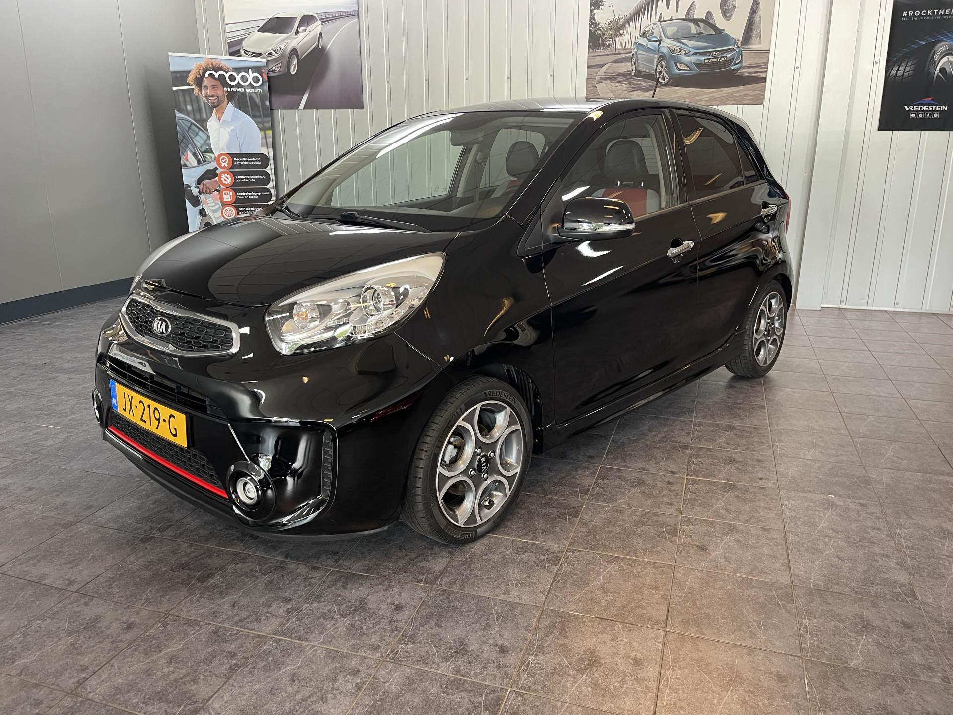 Kia Picanto 1.2 CVVT SportsLine Navigator Navigatie, Achteruitrij camera, Cruise control.