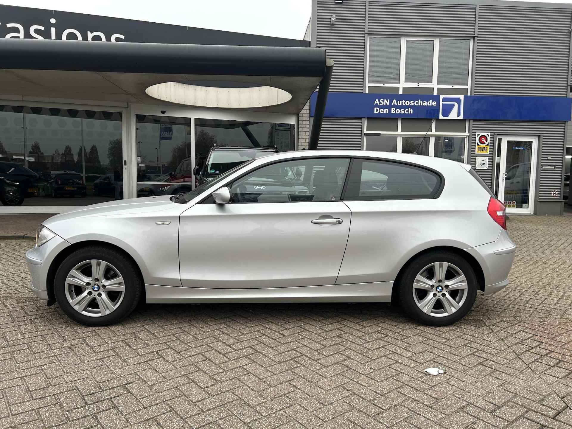 BMW 1-serie 118i High Executive Automaat | Rijklaarprijs! | BMW-dealer onderhouden! | Lage km stand! | Inclusief 12 mnd BOVAG-Garantie! | - 3/16