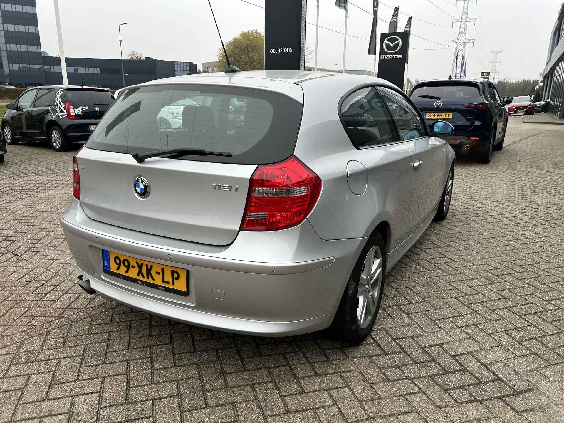 BMW 1-serie 118i High Executive Automaat | Rijklaarprijs! | BMW-dealer onderhouden! | Lage km stand! | Inclusief 12 mnd BOVAG-Garantie! | - 5/16