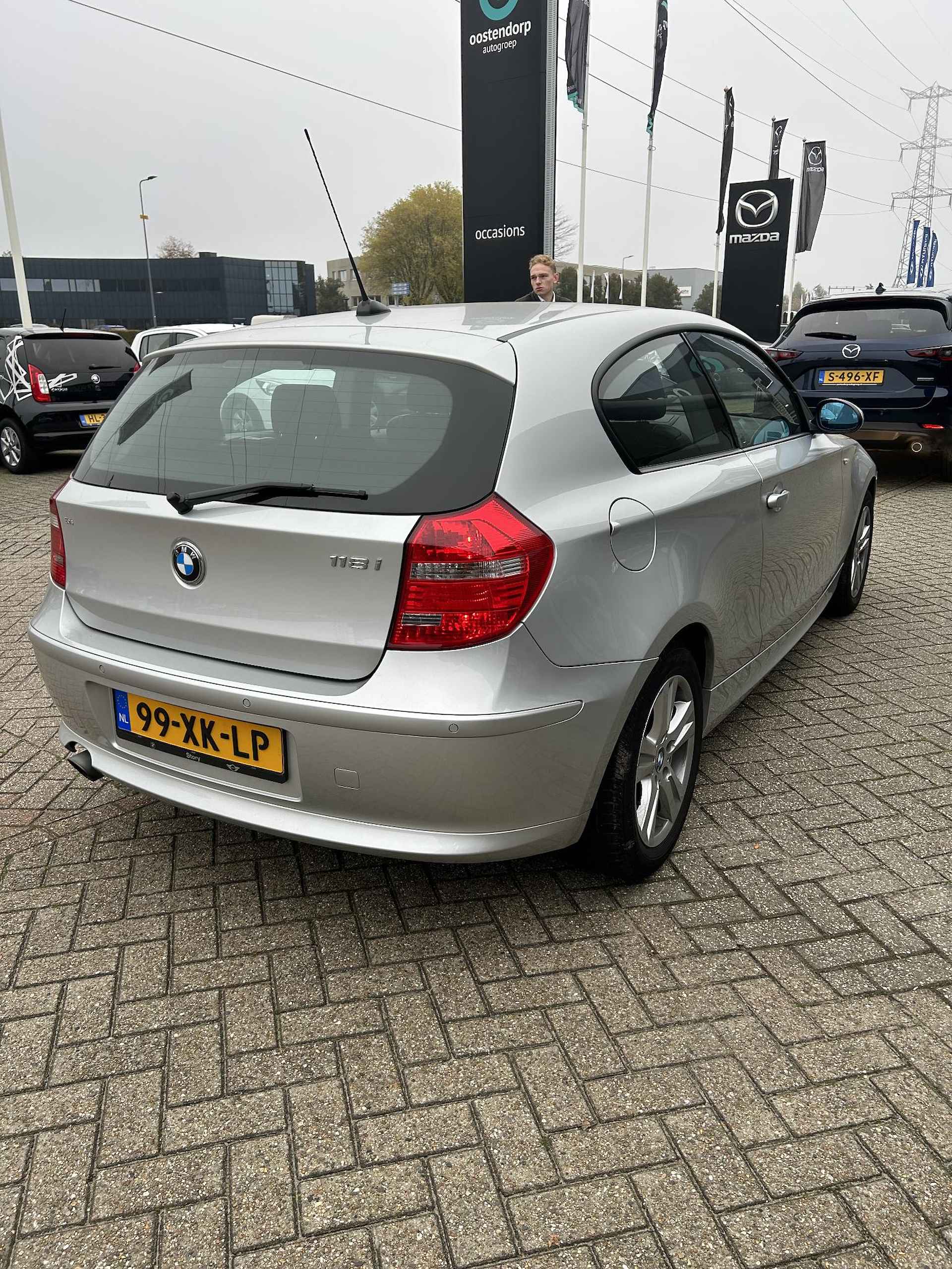 BMW 1-serie 118i High Executive Automaat | Rijklaarprijs! | BMW-dealer onderhouden! | Lage km stand! | Inclusief 12 mnd BOVAG-Garantie! | - 7/16