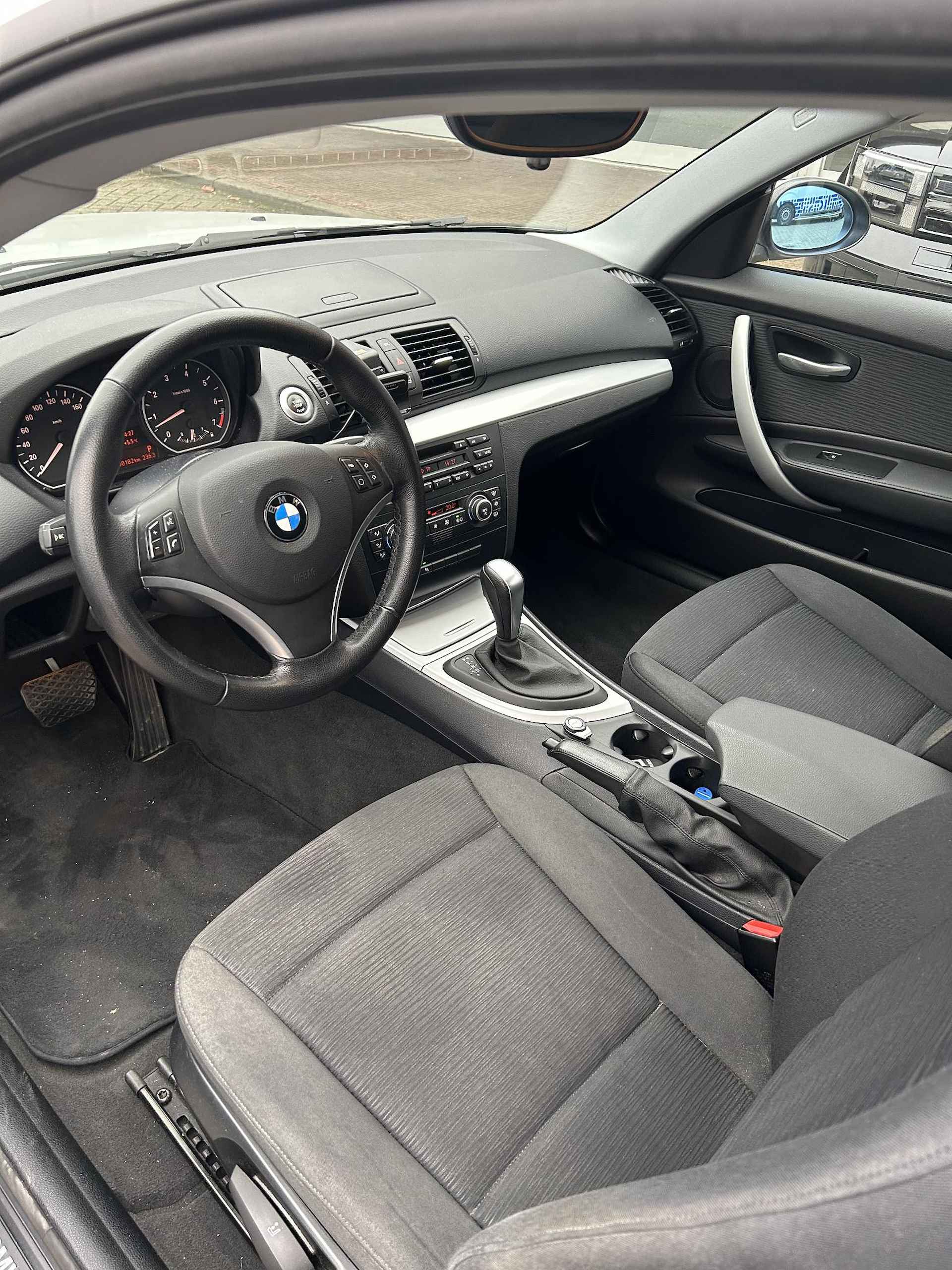 BMW 1-serie 118i High Executive Automaat | Rijklaarprijs! | BMW-dealer onderhouden! | Lage km stand! | Inclusief 12 mnd BOVAG-Garantie! | - 8/16