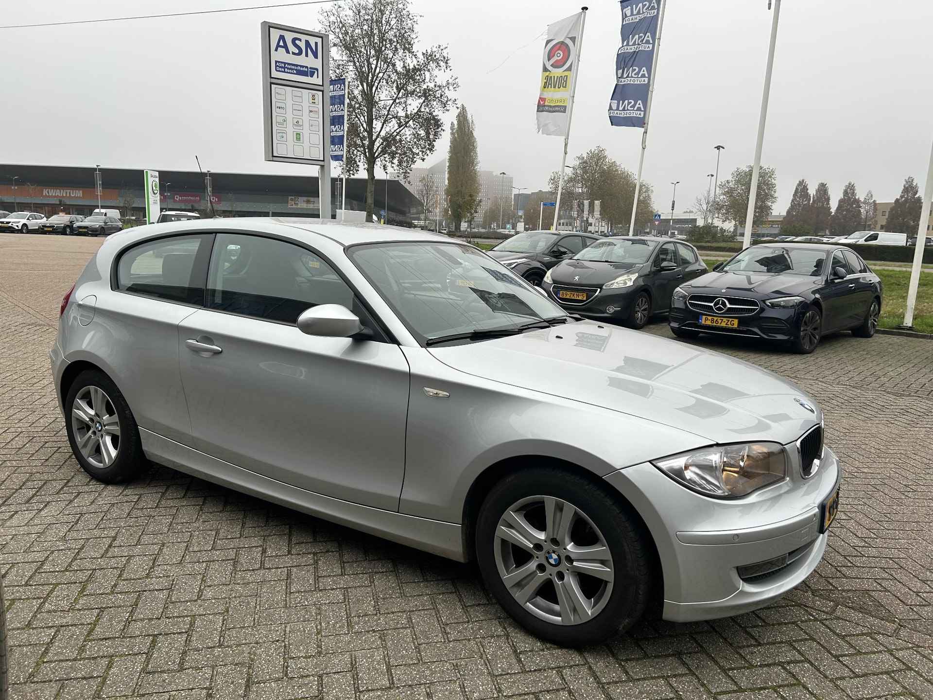 BMW 1-serie 118i High Executive Automaat | Rijklaarprijs! | BMW-dealer onderhouden! | Lage km stand! | Inclusief 12 mnd BOVAG-Garantie! | - 15/16