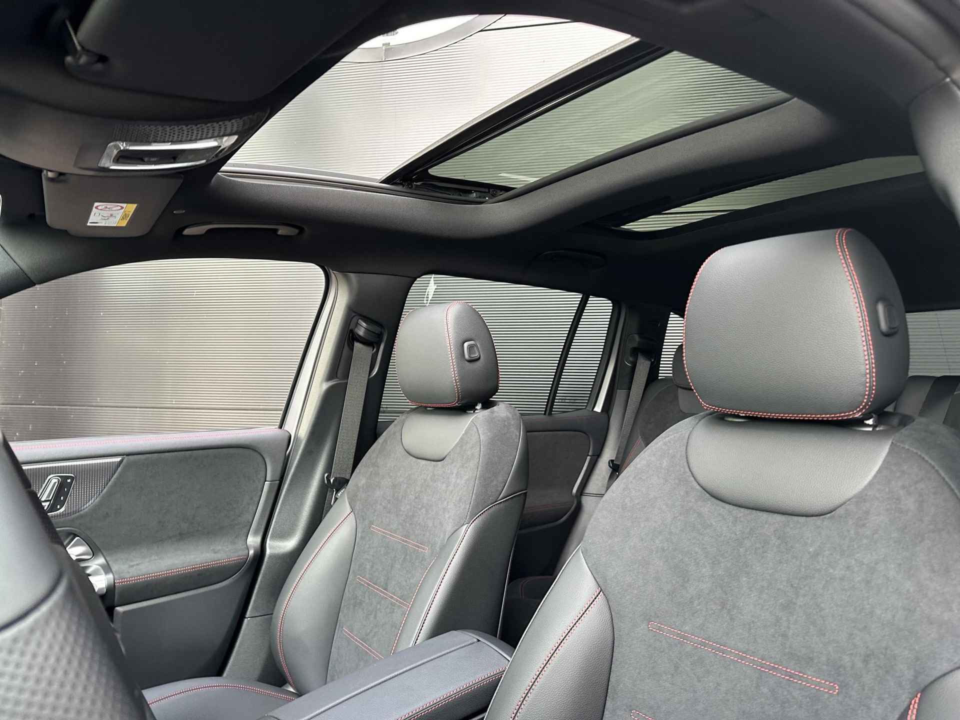 Mercedes-Benz EQB 250+ Business Edition | AMG | 7-zits | Nightpakket | Panoramadak | Memorystoelen verwarmd | 360° Camera | Sfeerverlichting | Apple & Android Carplay - 10/13