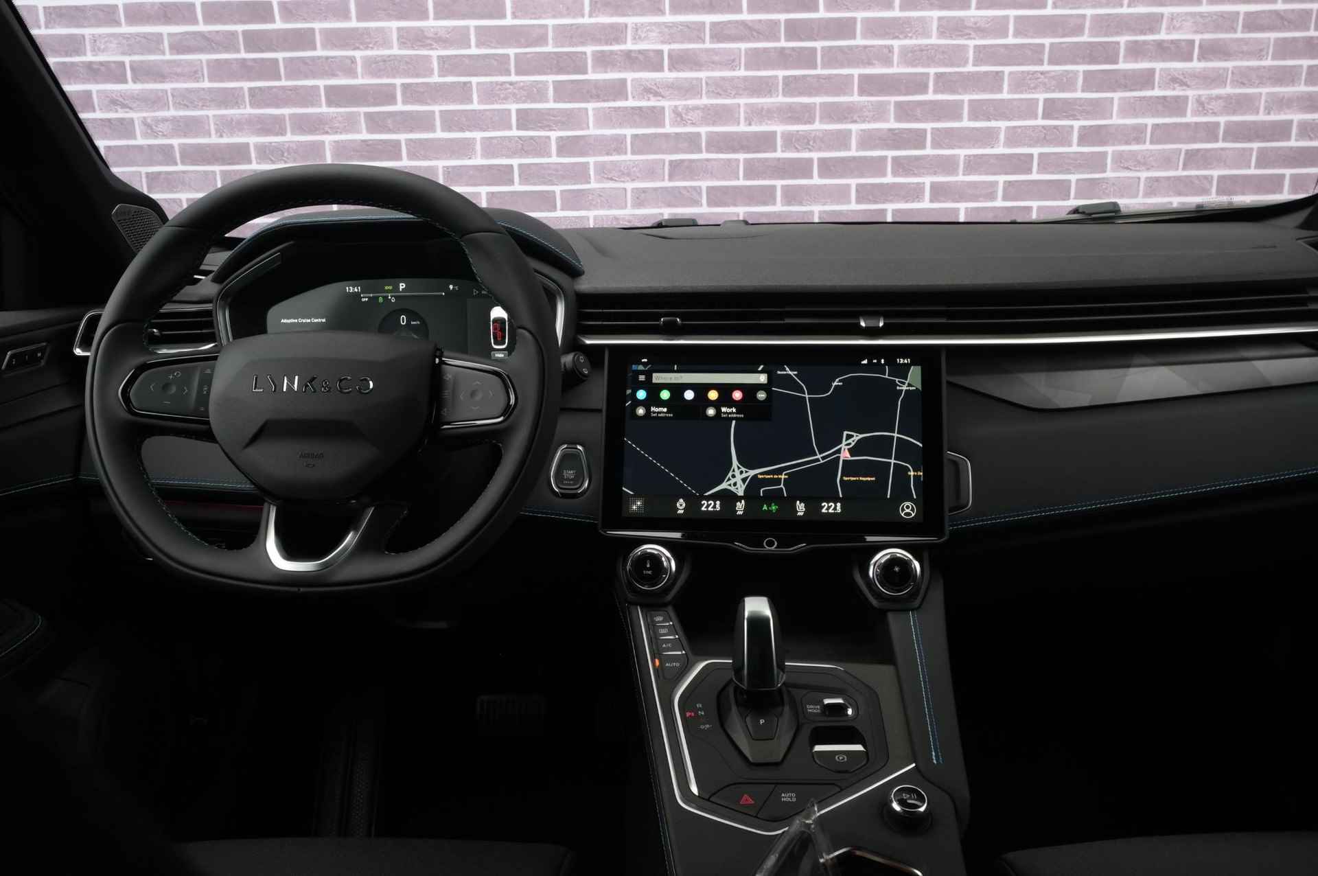 Lynk & Co 01 1.5 PHEV | Apple Carplay/Android Auto | Fullmap Navi | Schuif/Kantel Dak | 360 gr. Camera | Stuur/Stoelverwarming | Zwarte Hemelbekleding | Premium Audio | Park Assist Camera | Adaptive Cruise-control | LED koplampen | - 3/32