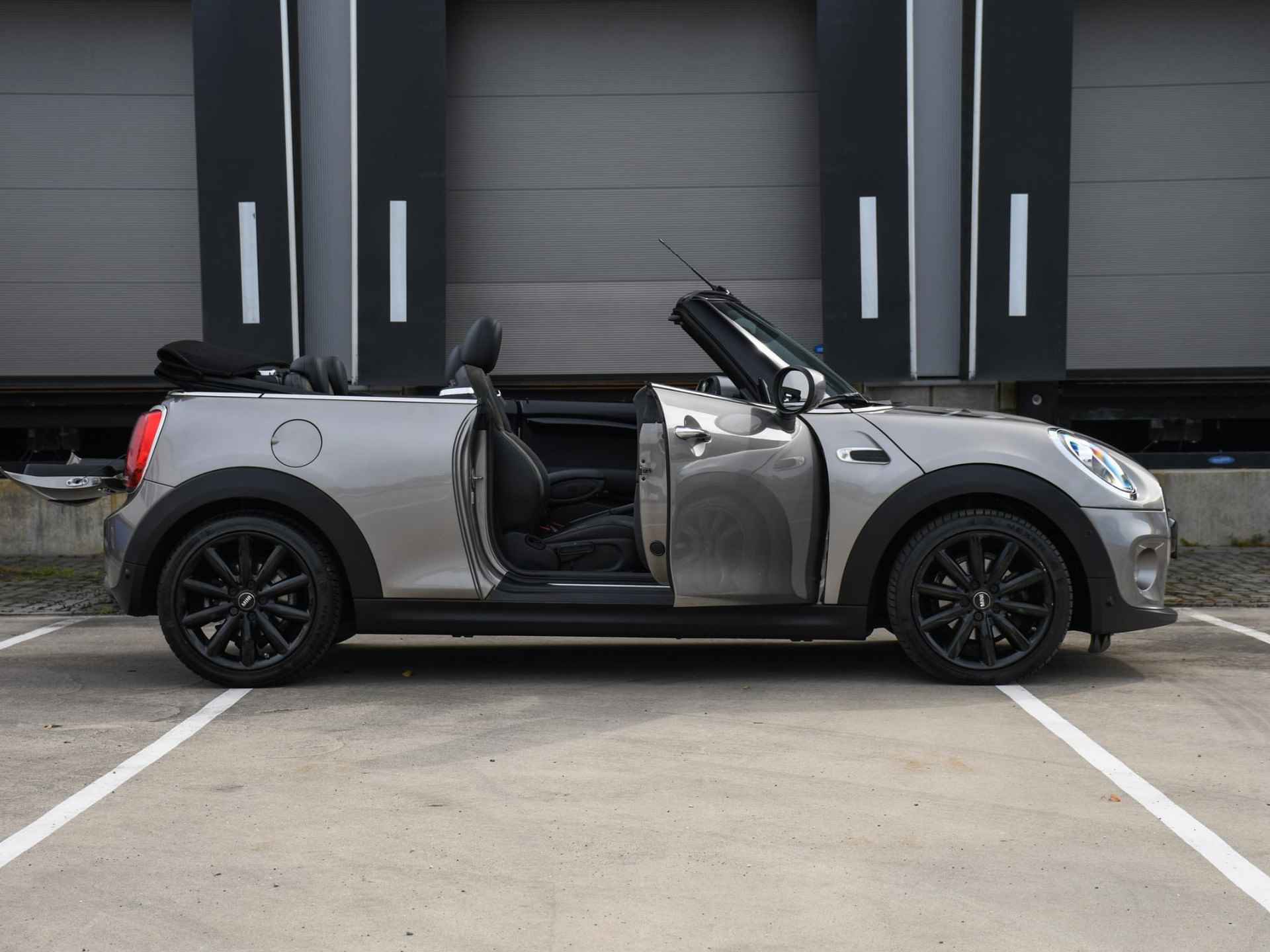 Mini Mini Cabrio Cooper Cabrio Chili 1.5 135pk Automaat PDC | CRUISE.C | 17''LM | CLIMA | STOELVERW. VOOR | NAVI - 31/34