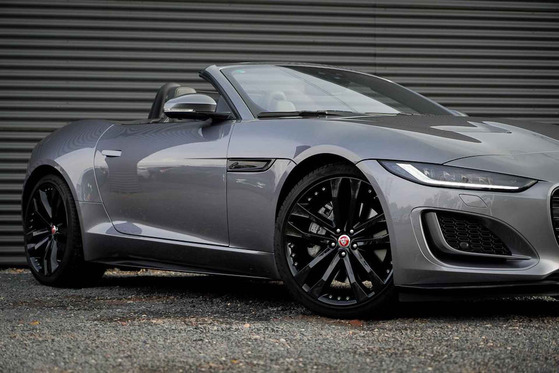 Jaguar F-TYPE P300 RWD R-Dynamic Black / Sportuitlaat / Leder / Stoelkoeling / Vol - 42/74