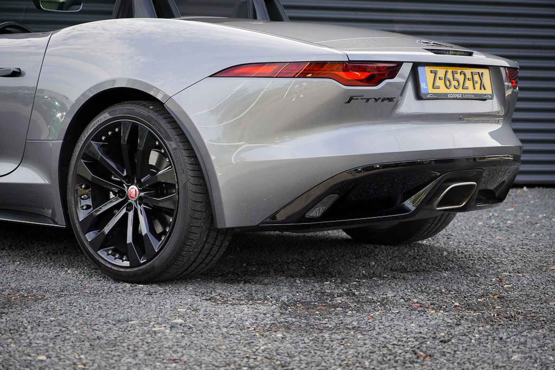 Jaguar F-TYPE P300 RWD R-Dynamic Black / Sportuitlaat / Leder / Stoelkoeling / Vol - 58/74