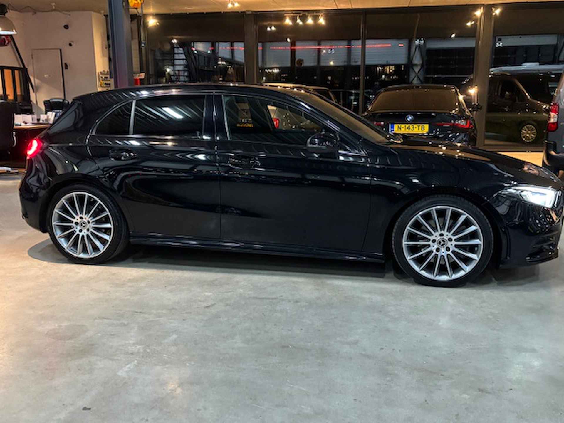 MERCEDES A-Klasse A 220 190pk 7G-DCT Launch Edition AMG Line - 4/41