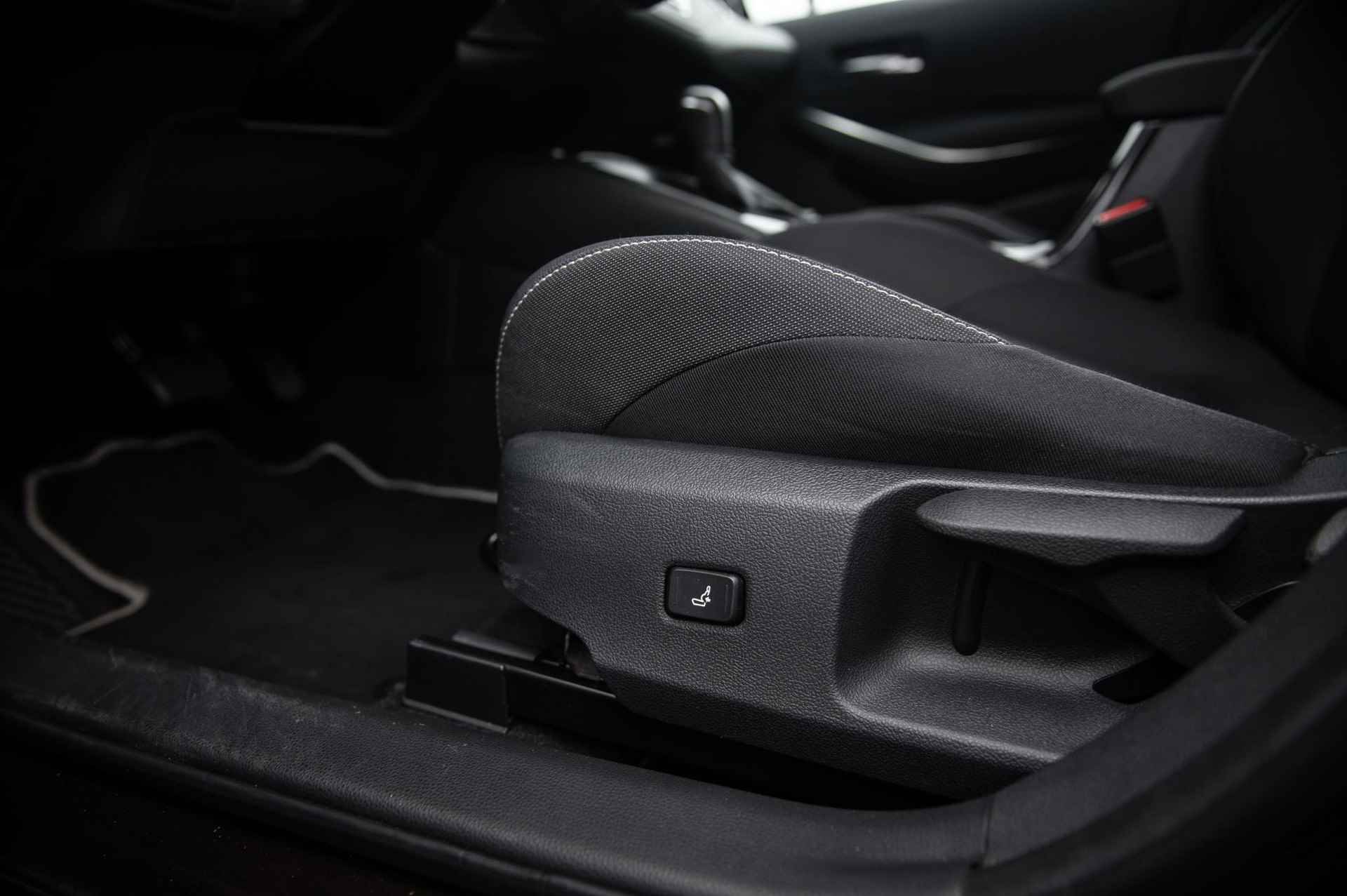 Toyota Corolla Touring Sports 1.8 Hybrid Business 122pk | Camera | ACC | LED | Apple CarPlay - 52/55