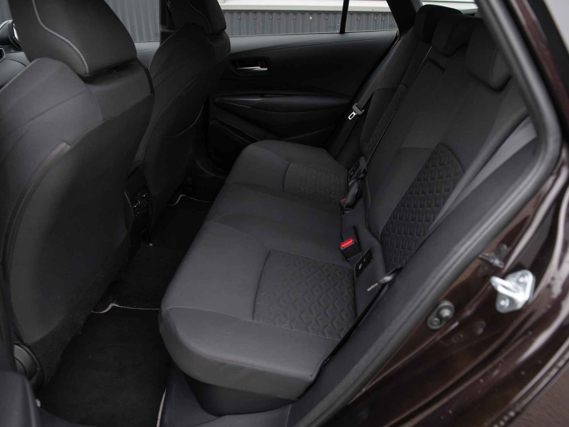 Toyota Corolla Touring Sports 1.8 Hybrid Business 122pk | Camera | ACC | LED | Apple CarPlay - 4/55