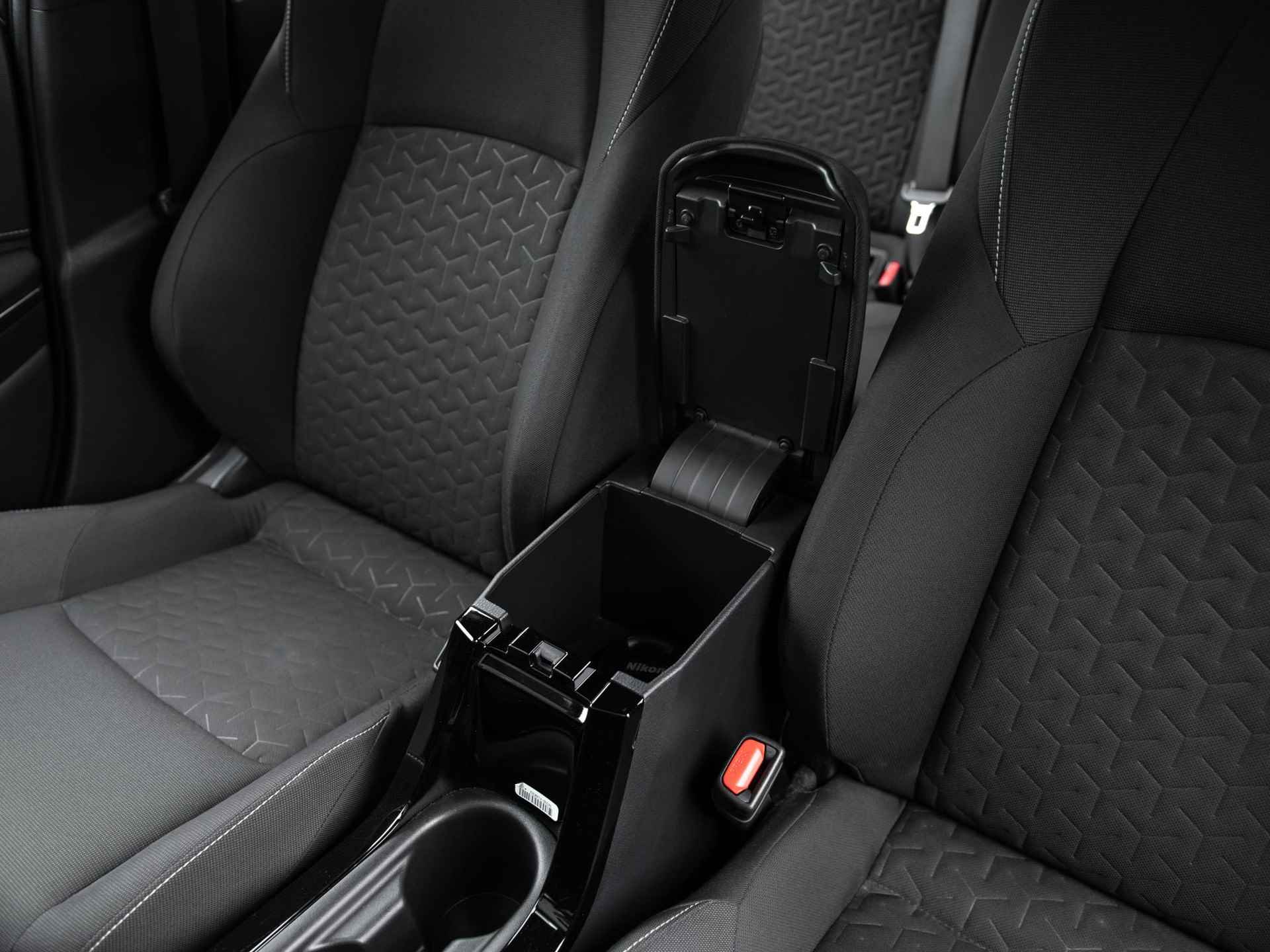 Toyota Corolla Touring Sports 1.8 Hybrid Business 122pk | Camera | ACC | LED | Apple CarPlay - 16/55