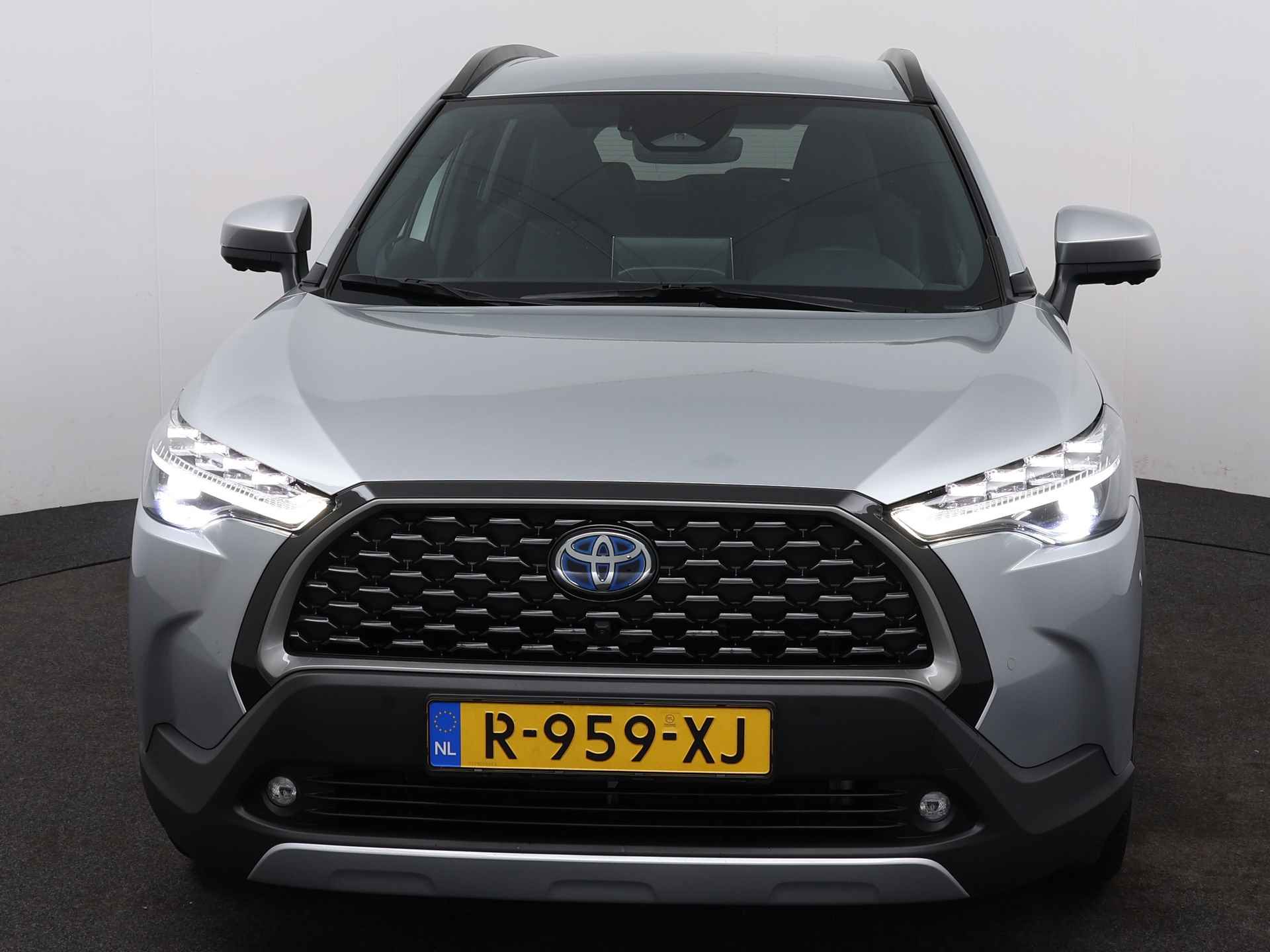 Toyota Corolla Cross 2.0 High Power Hybrid Launch Edition All Season banden | JBL | Navigatie | Camera | Parkeersensoren | Stoelverwarming | 360 Camera | Parkeer Ass. | LM velgen | Stuur verwarming | Dealer onderhouden - 26/42