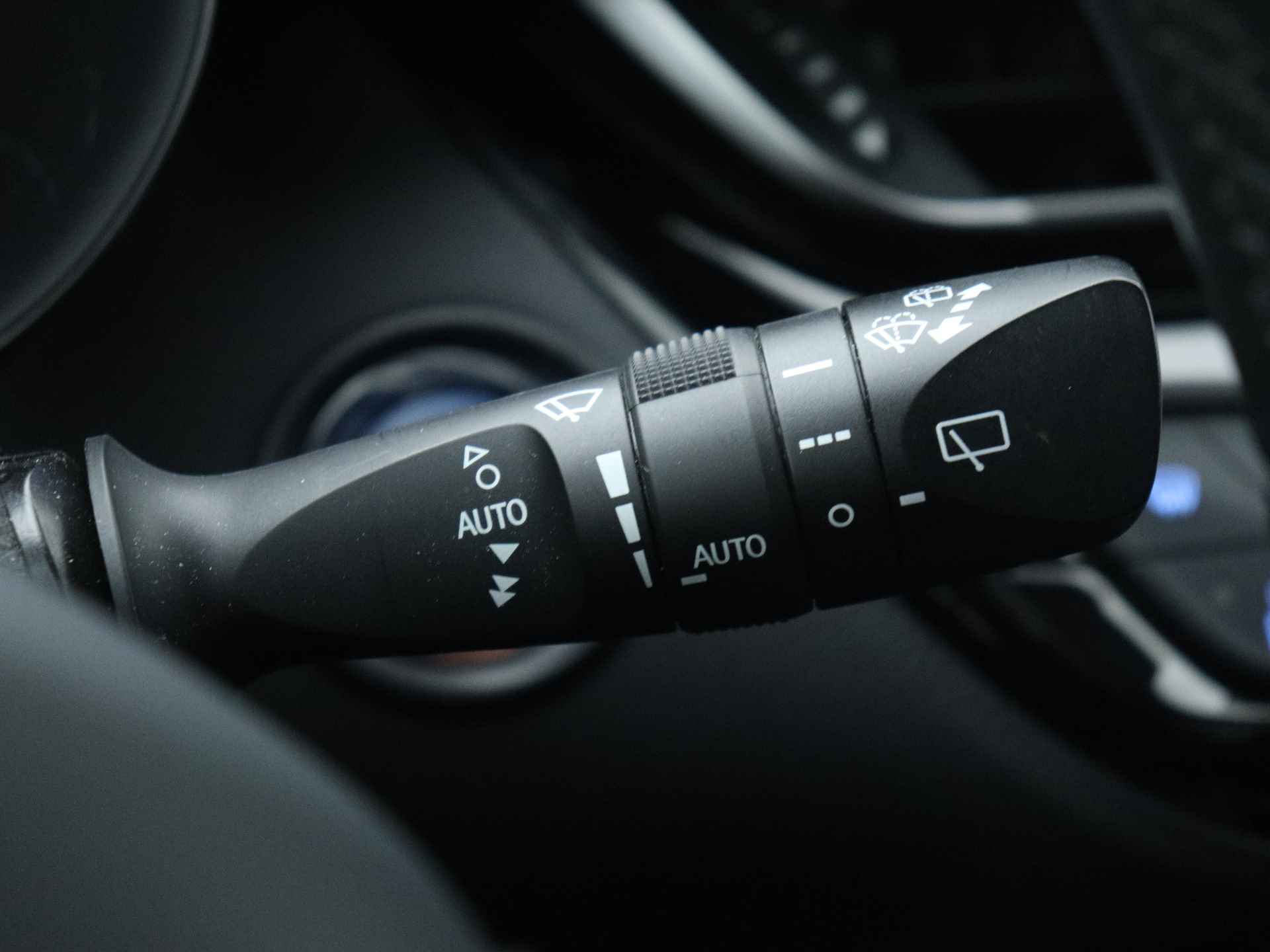 Toyota C-HR 1.8 Hybrid Bi-Tone Limited | JBL | LED Verlichting | Stoelverwarming | Parkeersensoren | - 25/46