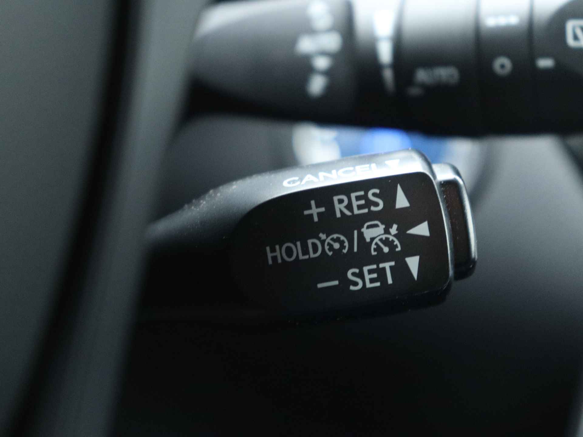 Toyota C-HR 1.8 Hybrid Bi-Tone Limited | JBL | LED Verlichting | Stoelverwarming | Parkeersensoren | - 26/46
