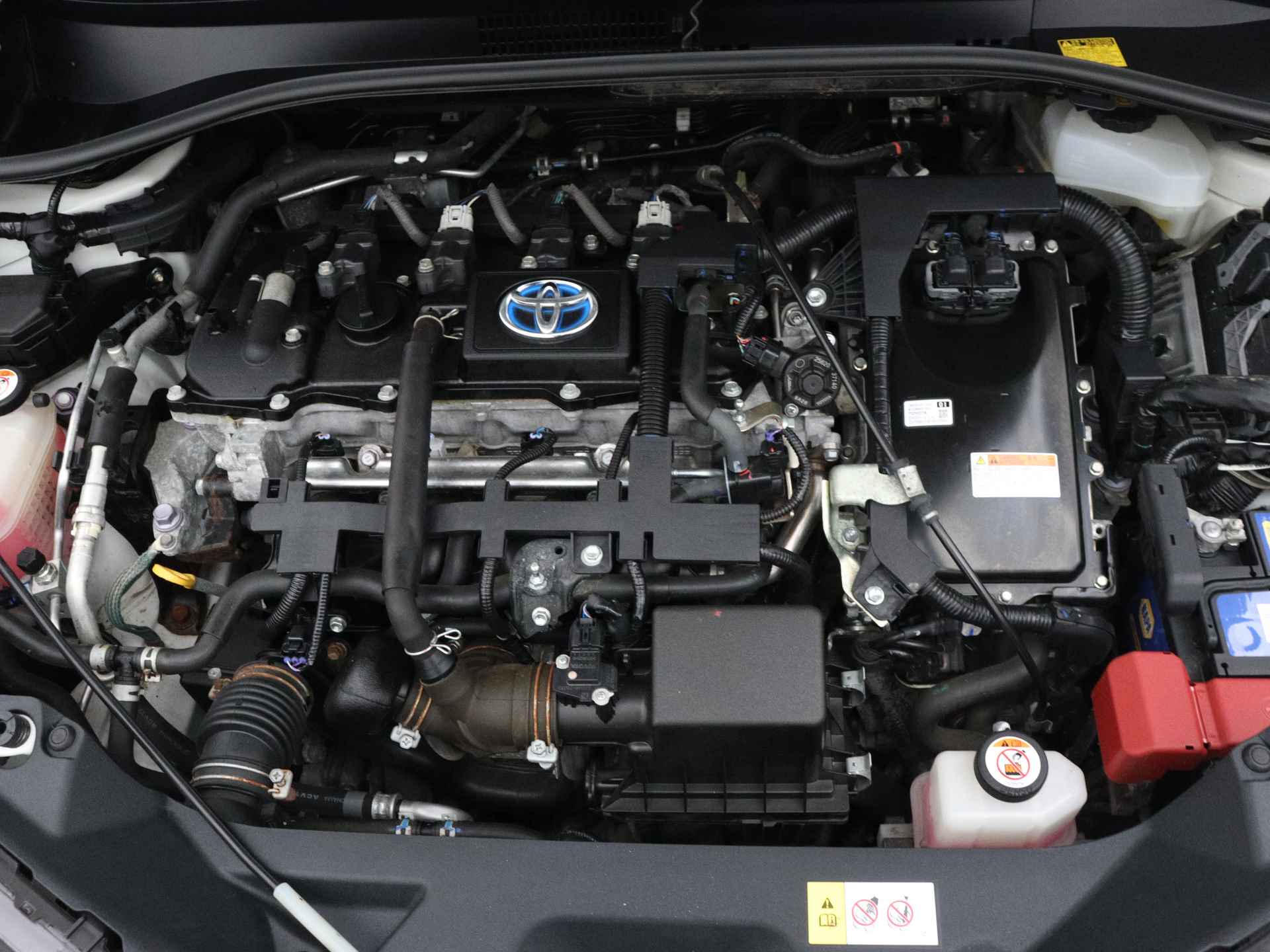 Toyota C-HR 1.8 Hybrid Bi-Tone Limited | JBL | LED Verlichting | Stoelverwarming | Parkeersensoren | - 40/46