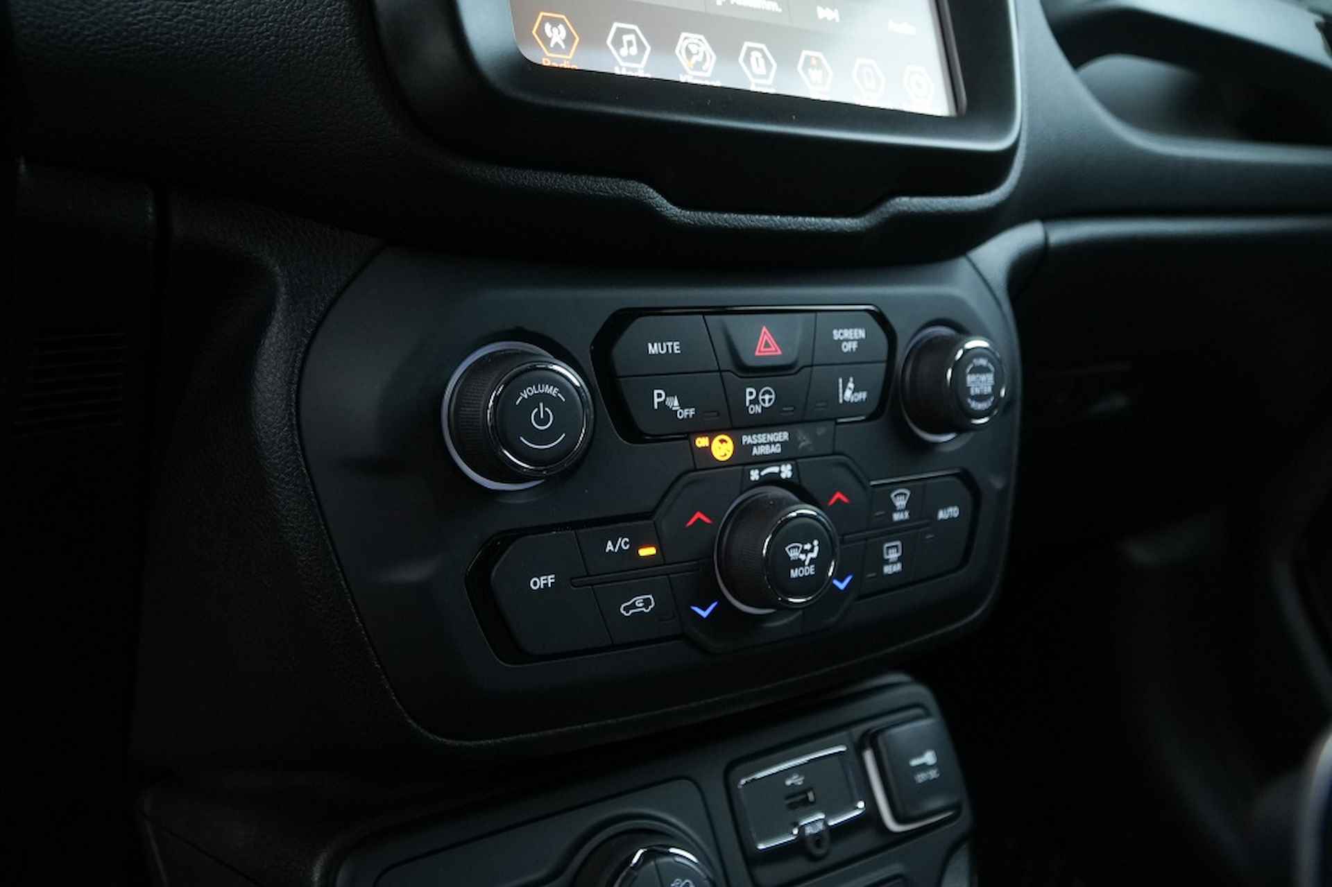 Jeep Renegade  4xe 240 PK S | Navi | LED | Carplay | BTW - 26/29