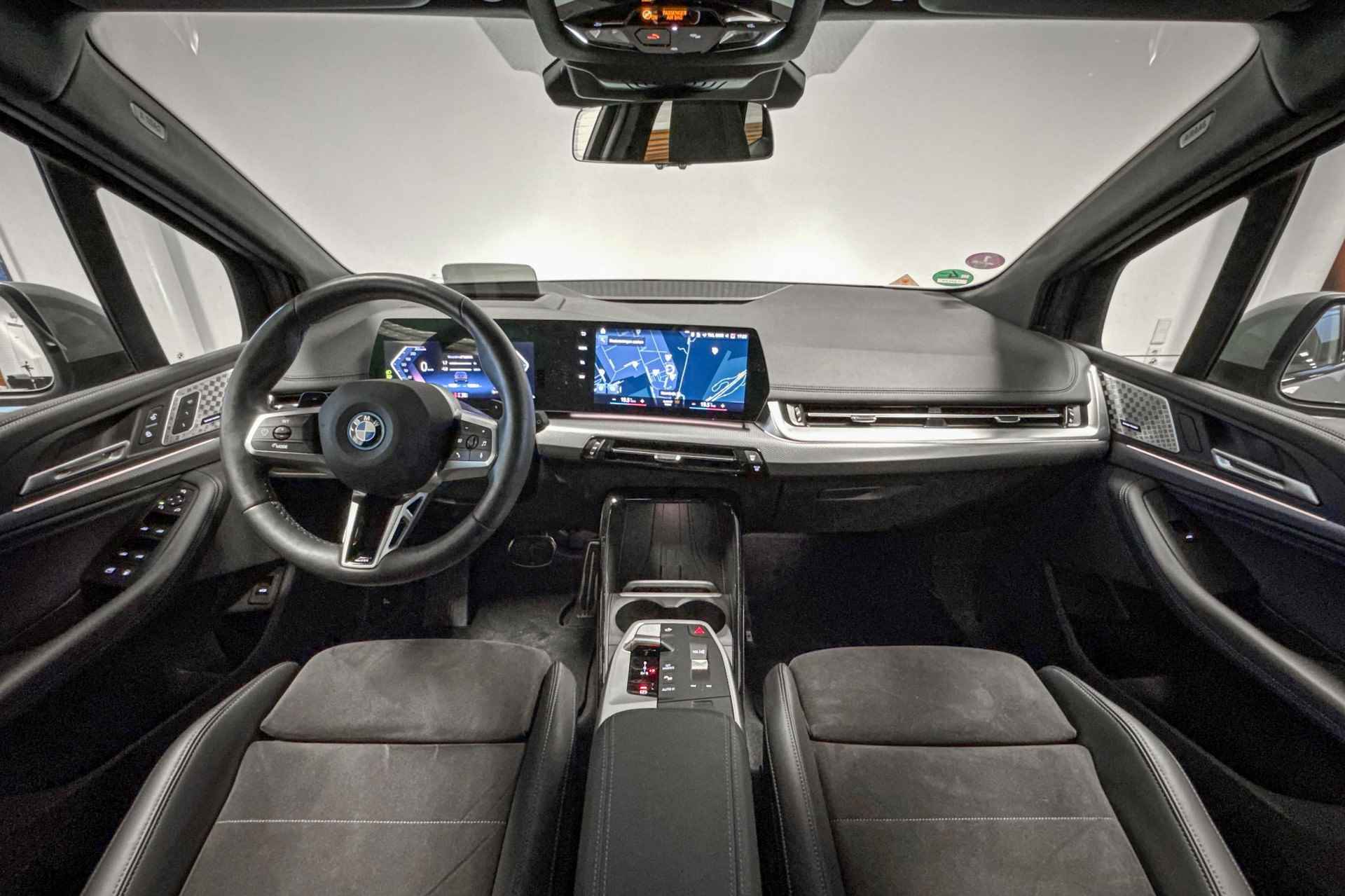 BMW 2 Serie Active Tourer 225e xDrive | M Sport | Glazen Panoramadak | Harman Kardon | Headup display | Trekhaak | - 12/28