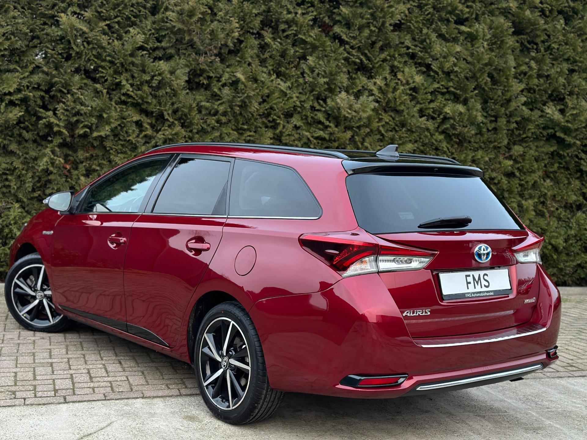 Toyota Auris Touring Sports 1.8 Hybrid Executive Camera - 18/31