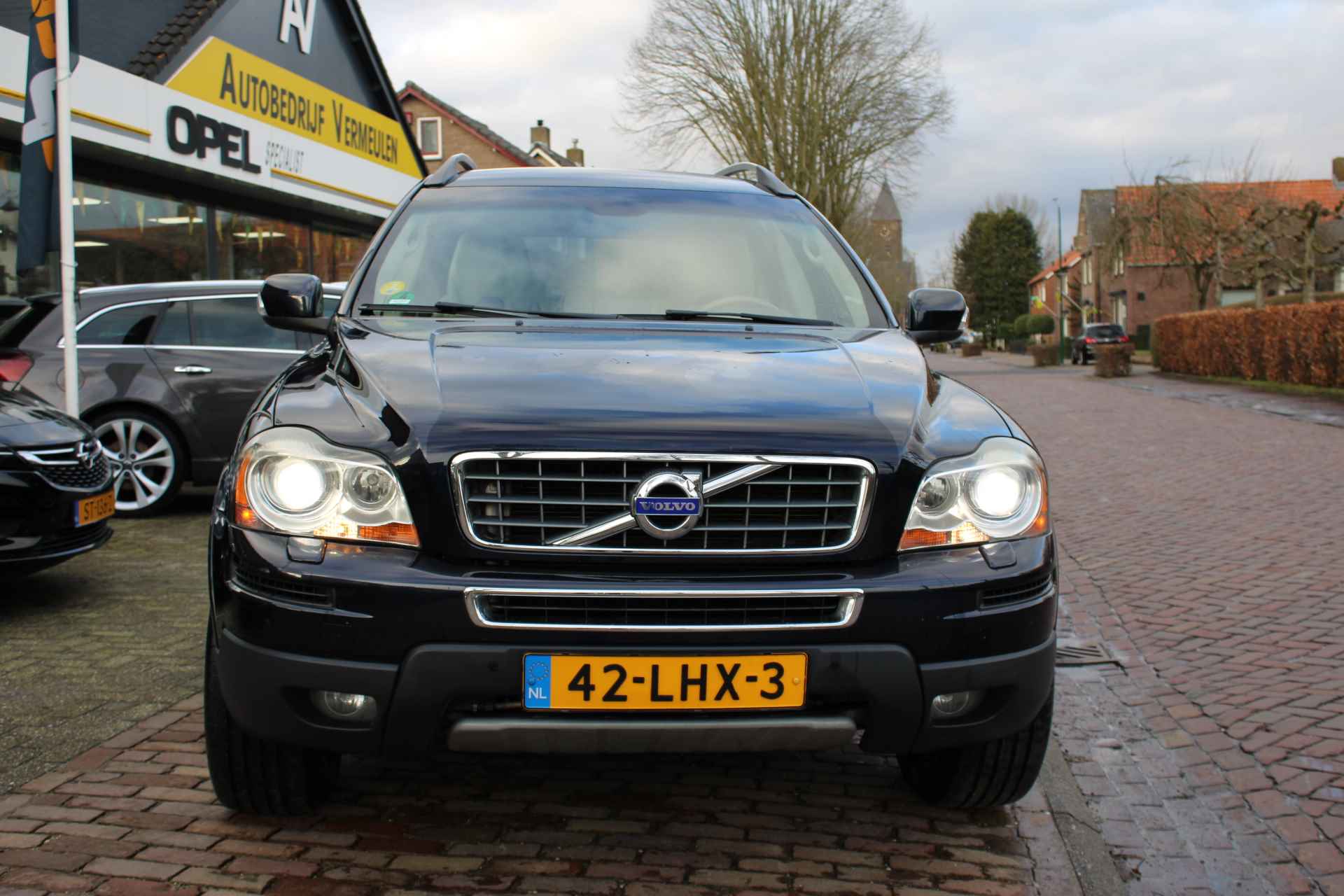 Volvo XC90 2.5T 210PK Limited Edition Automaat + 18"/ Leder/ Navi/ Clima/ NL auto - 6/41