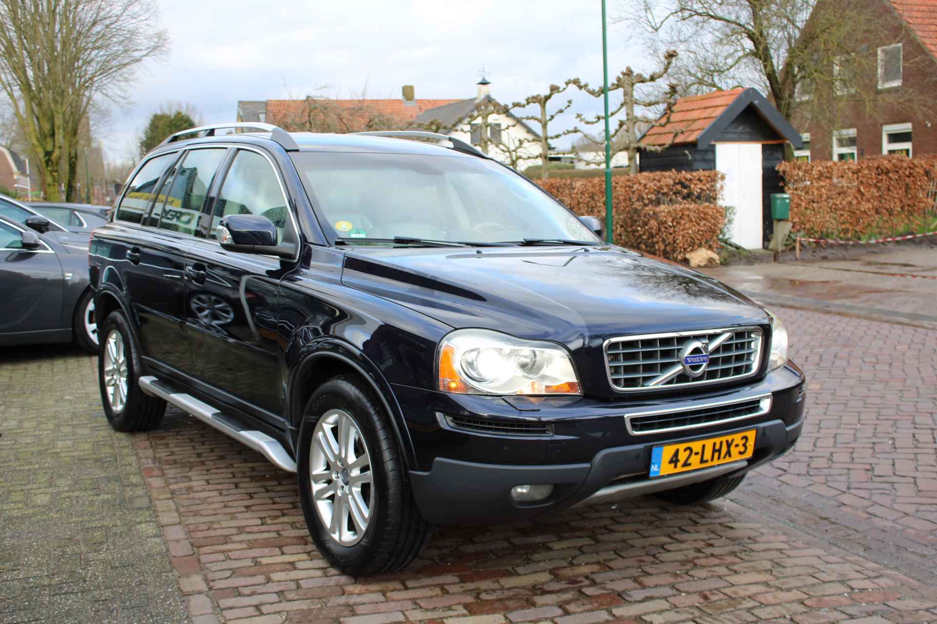 Volvo XC90 2.5T 210PK Limited Edition Automaat + 18"/ Leder/ Navi/ Clima/ NL auto - 7/41