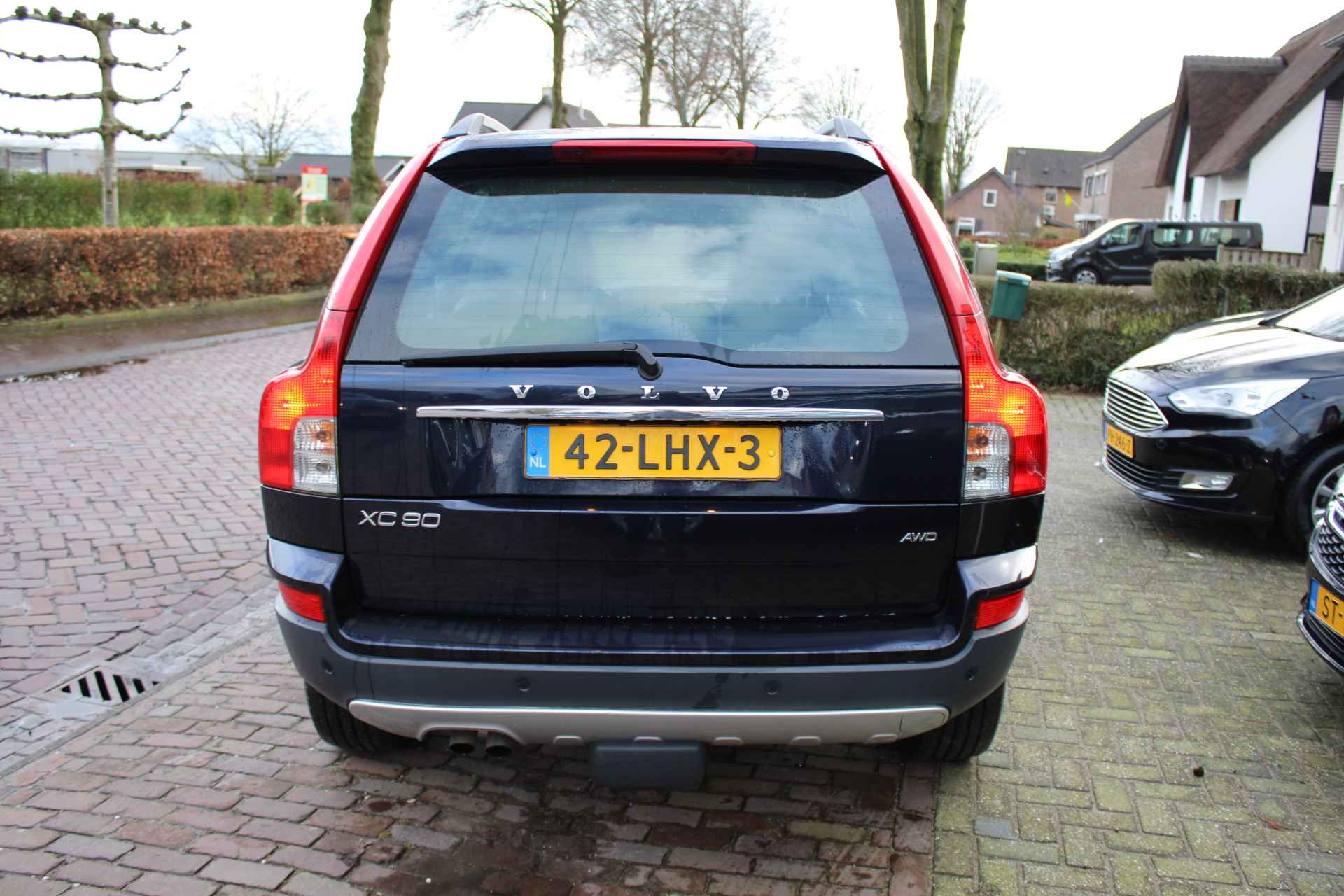 Volvo XC90 2.5T 210PK Limited Edition Automaat + 18"/ Leder/ Navi/ Clima/ NL auto - 9/41