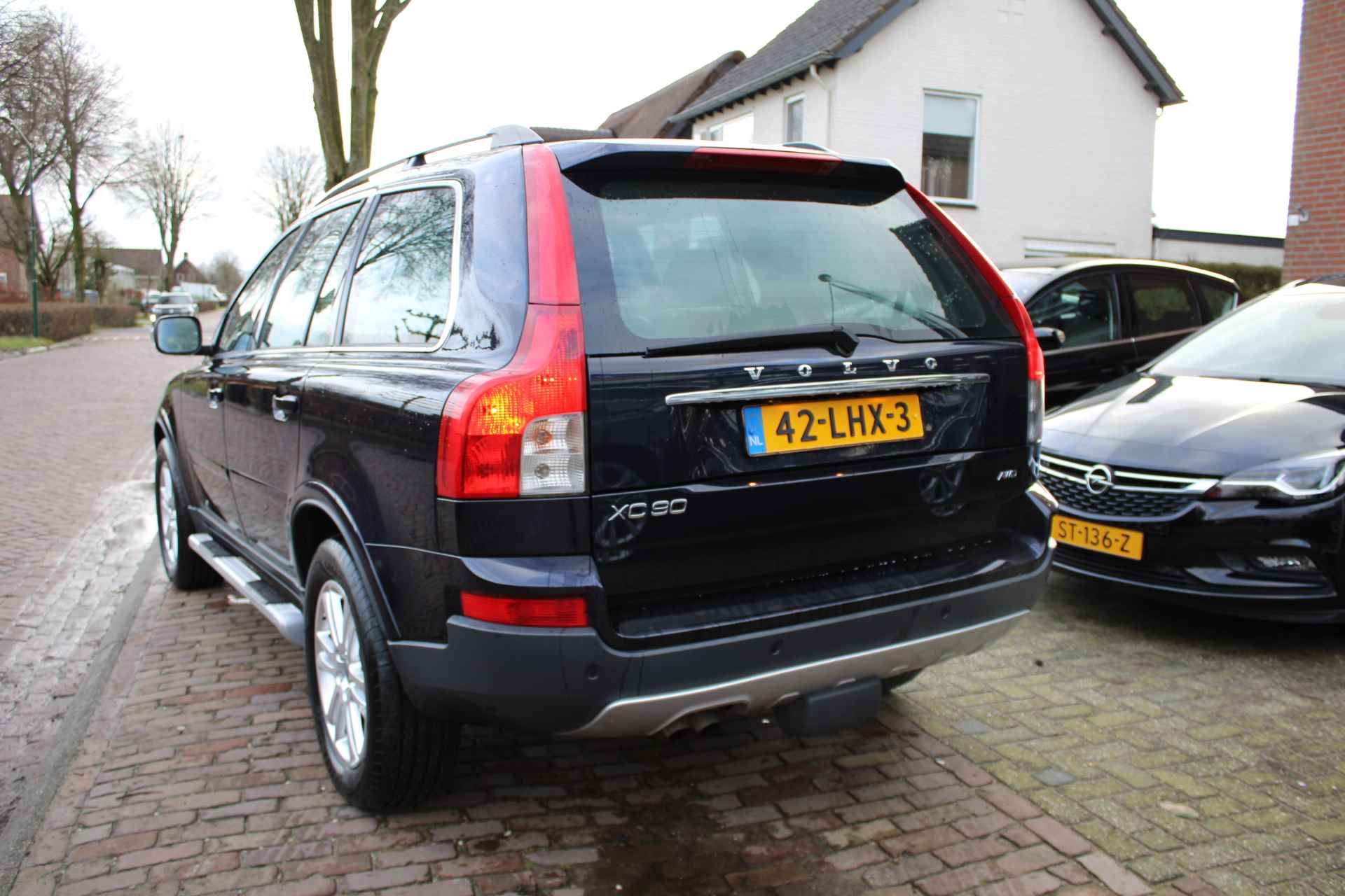 Volvo XC90 2.5T 210PK Limited Edition Automaat + 18"/ Leder/ Navi/ Clima/ NL auto - 10/41