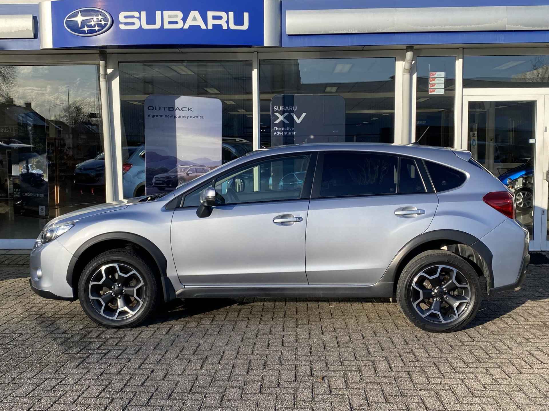 Subaru XV 2.0i Luxury Plus AWD | Stoelverwarming | Cruise Control | Achteruitrijcamera | Navigatie | Xenon | - 3/37