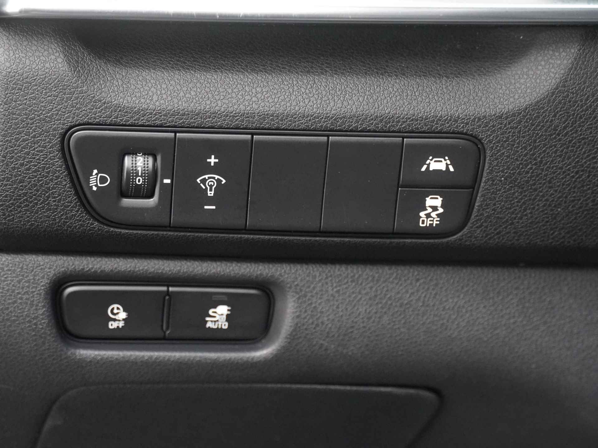 Kia e-Niro DynamicLine 64 kWh - Adaptieve Cruise Control - Climate Control - Lichtmetalen Velgen - Navigatie - Fabrieksgarantie tot 04-2029 - 24/52