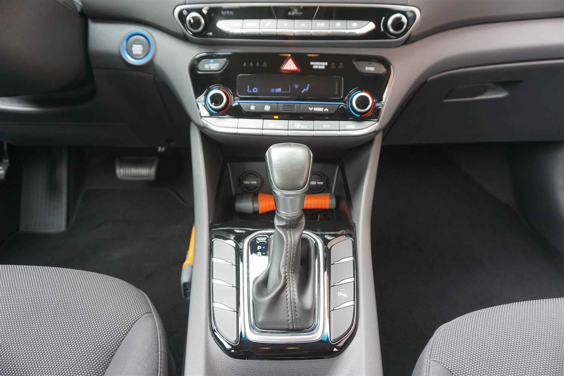 Hyundai IONIQ 1.6 GDi Hybrid Adaptive-Cruise/Camera/ Apple CarPlay/Dealeronderhouden/Rijklaarprijs! - 40/42
